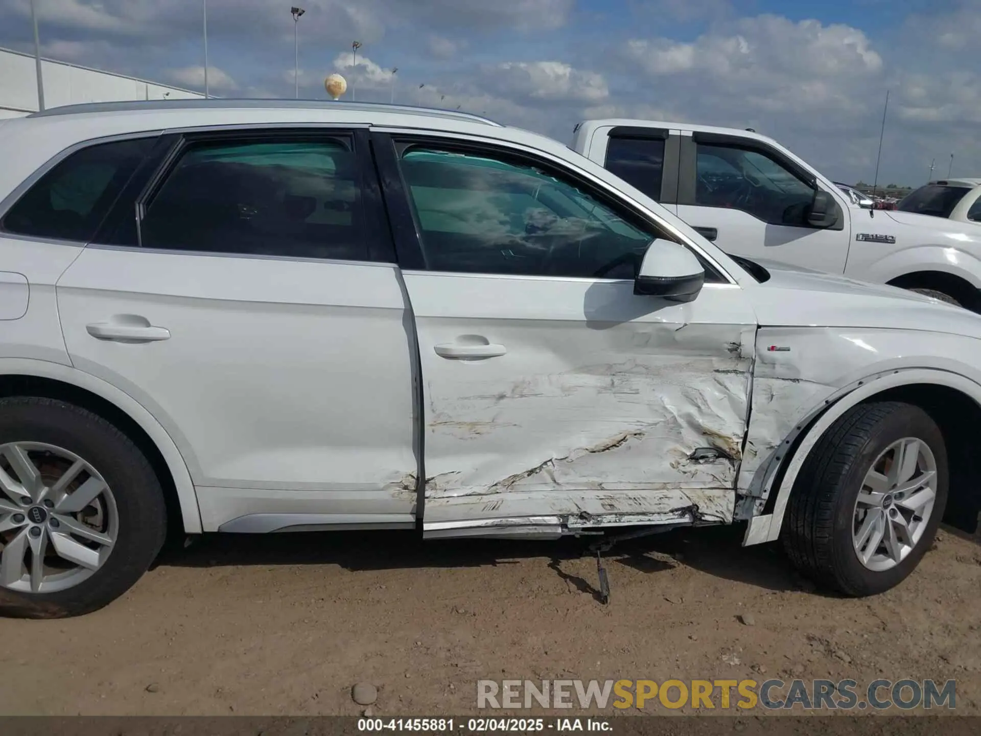 6 Photograph of a damaged car WA1GAAFY8N2017164 AUDI Q5 2022