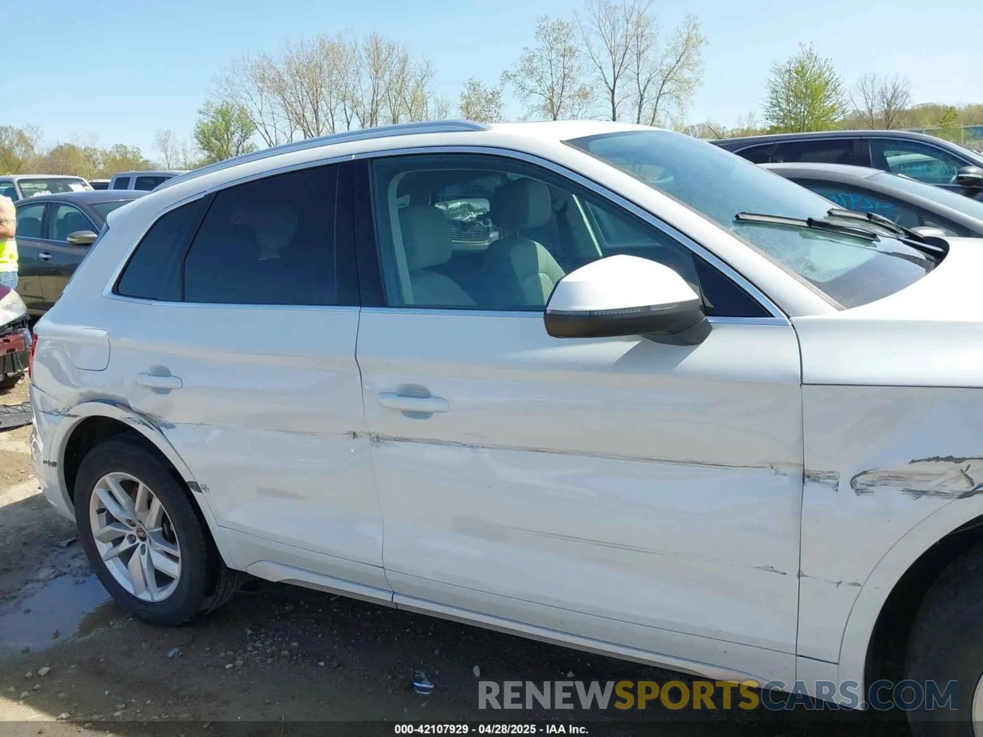 13 Photograph of a damaged car WA1GAAFY8N2086002 AUDI Q5 2022