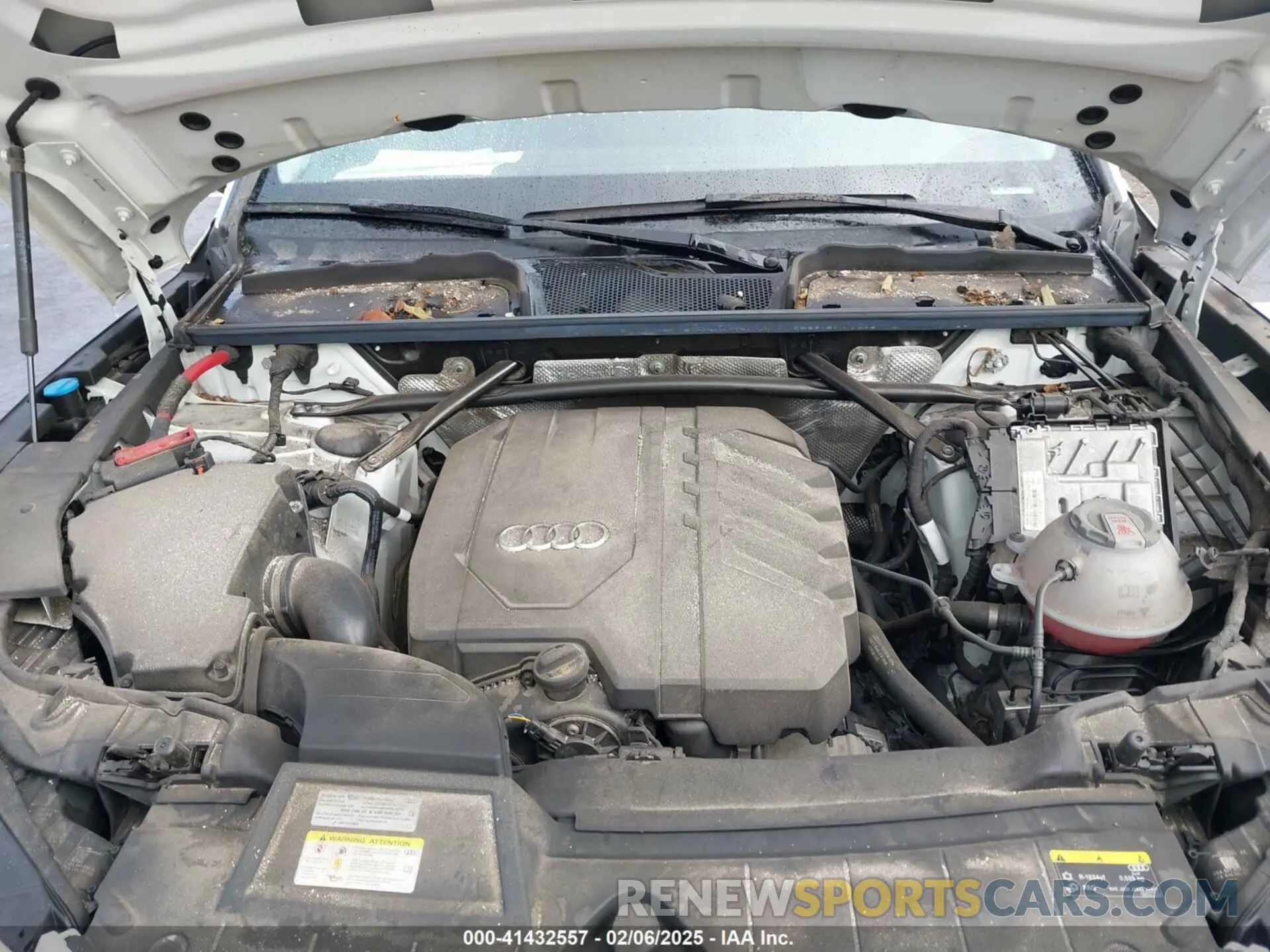 10 Photograph of a damaged car WA1GAAFY8N2087702 AUDI Q5 2022