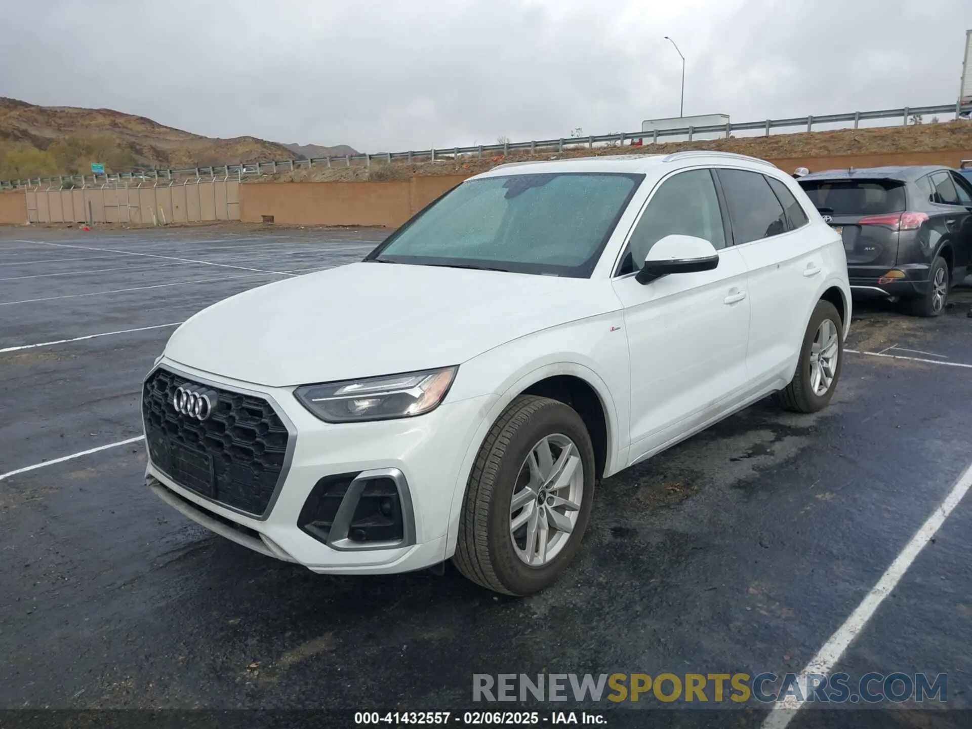 2 Photograph of a damaged car WA1GAAFY8N2087702 AUDI Q5 2022