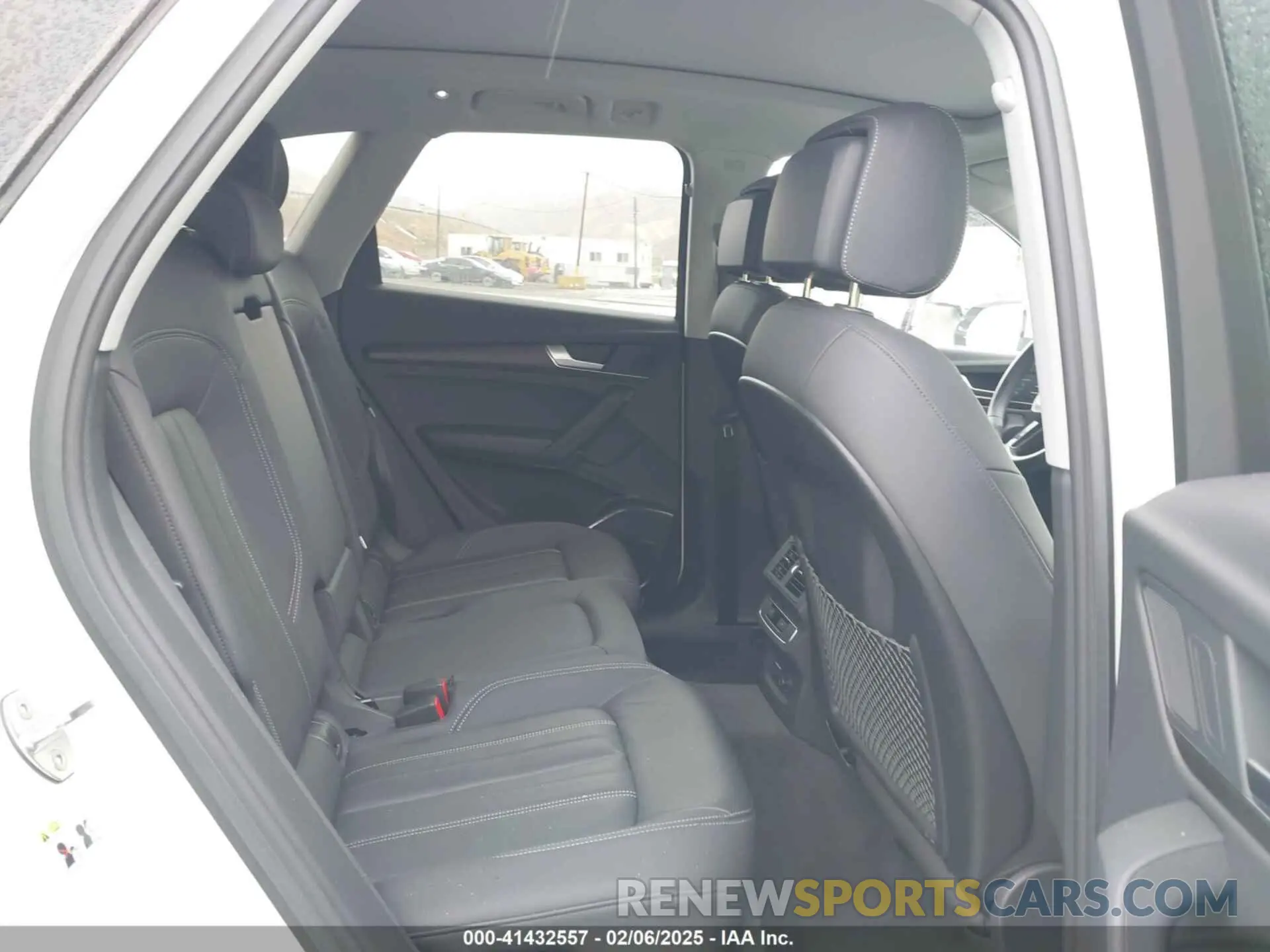 8 Photograph of a damaged car WA1GAAFY8N2087702 AUDI Q5 2022