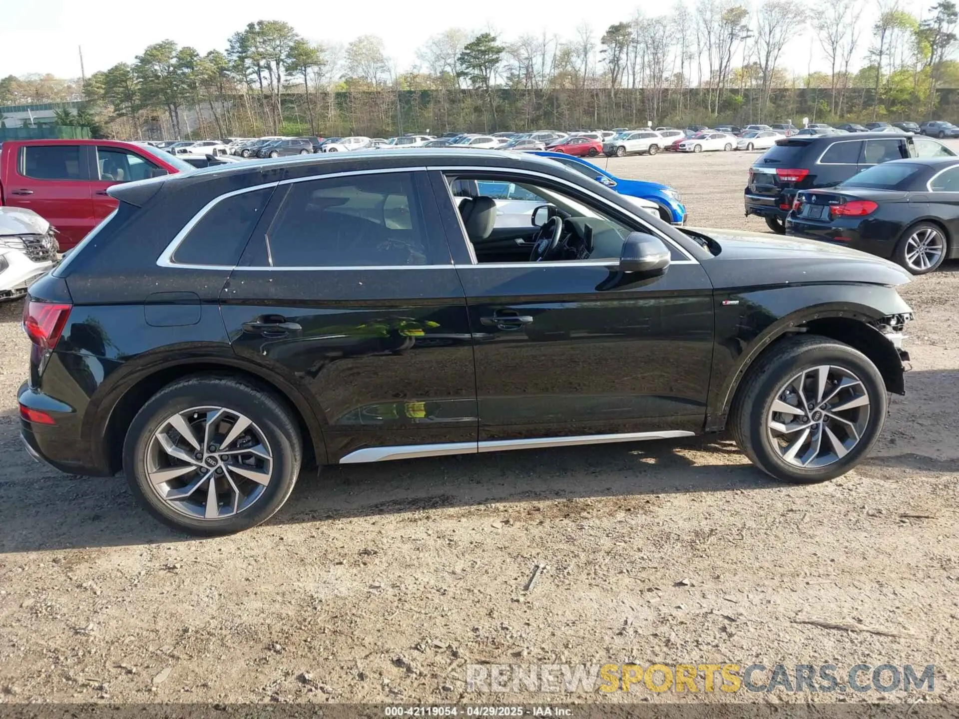 13 Photograph of a damaged car WA1GAAFY9N2021322 AUDI Q5 2022