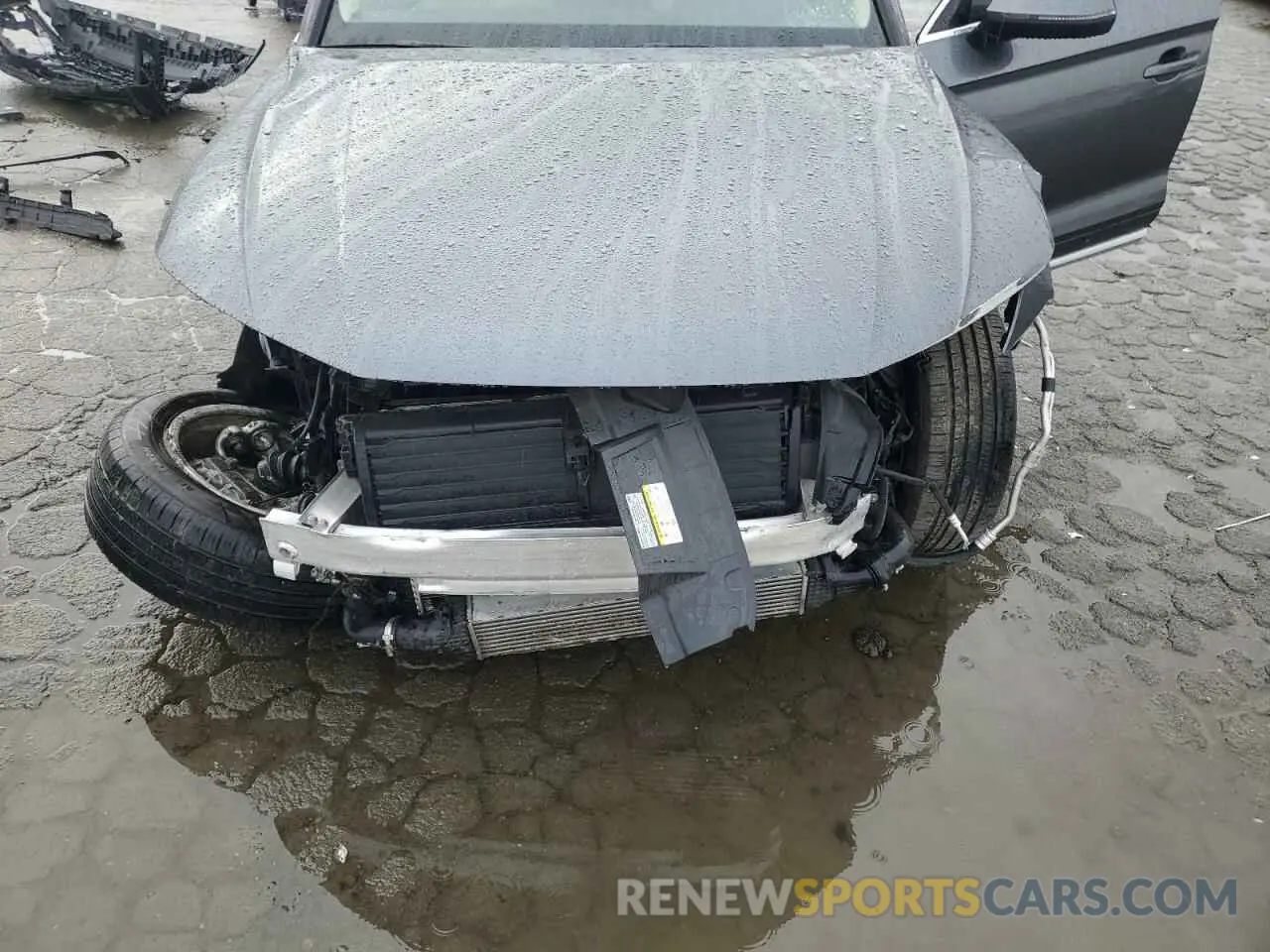 12 Photograph of a damaged car WA1GAAFYXN2061344 AUDI Q5 2022