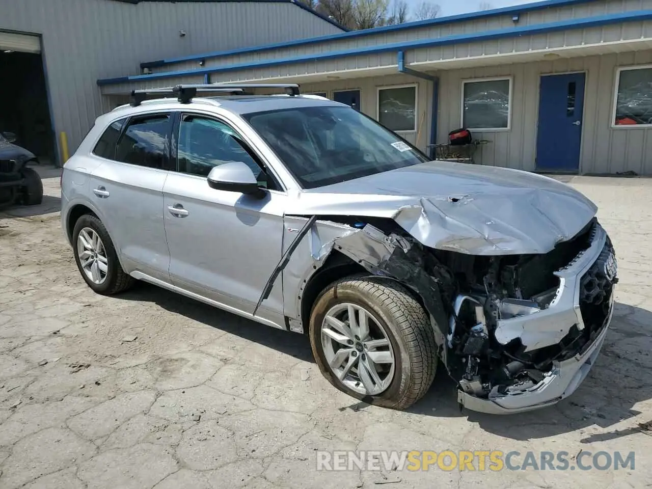 4 Photograph of a damaged car WA1GAAFYXN2118948 AUDI Q5 2022