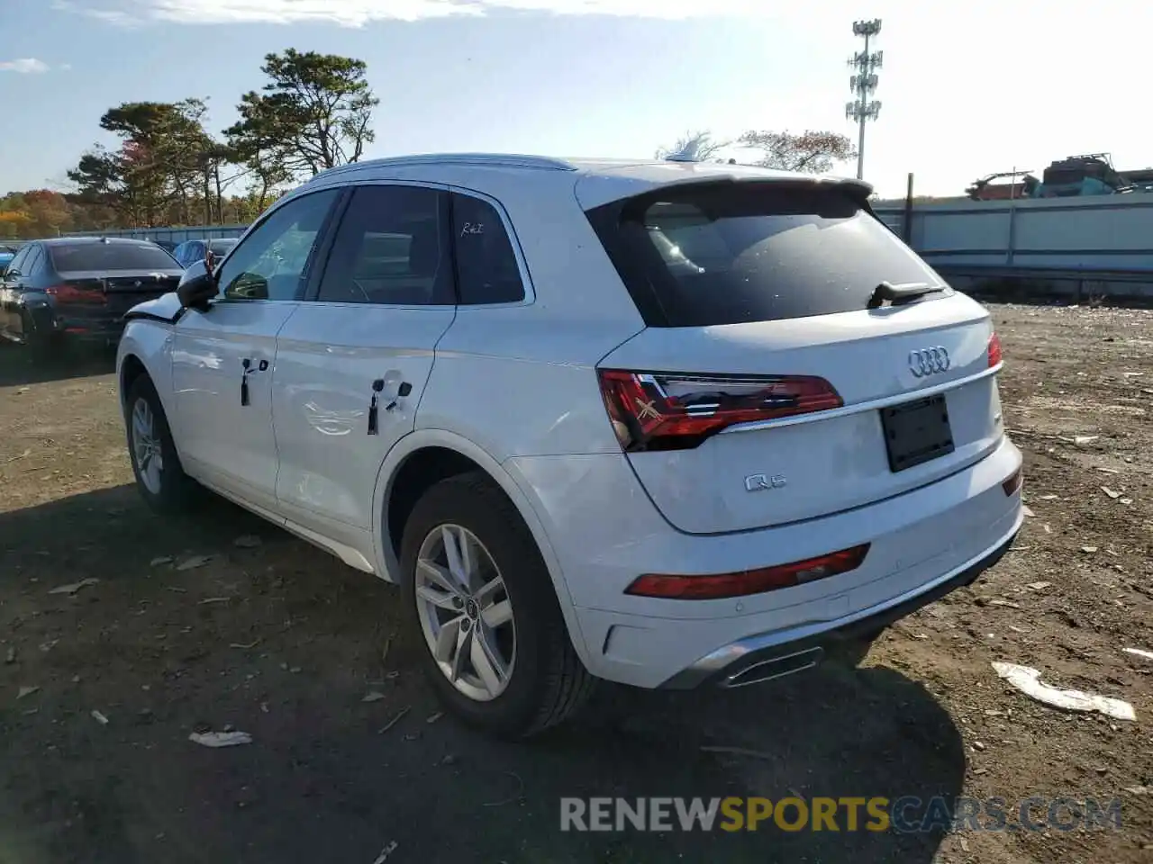 3 Photograph of a damaged car WA1GABFY5N2100279 AUDI Q5 2022