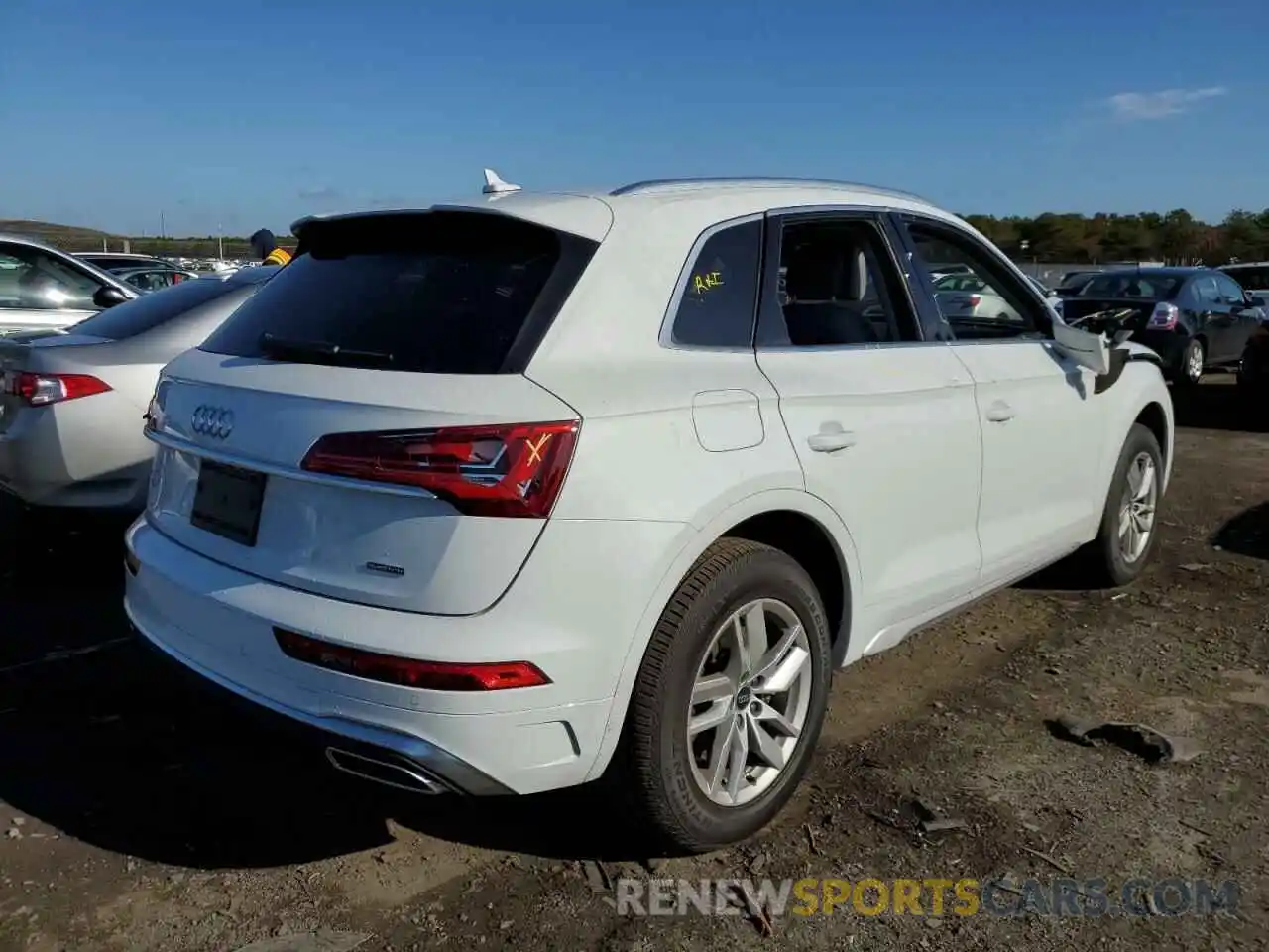 4 Photograph of a damaged car WA1GABFY5N2100279 AUDI Q5 2022