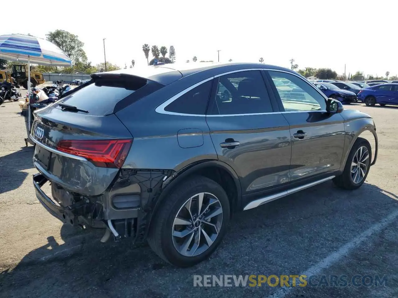 3 Photograph of a damaged car WA14AAFY3P2042558 AUDI Q5 2023