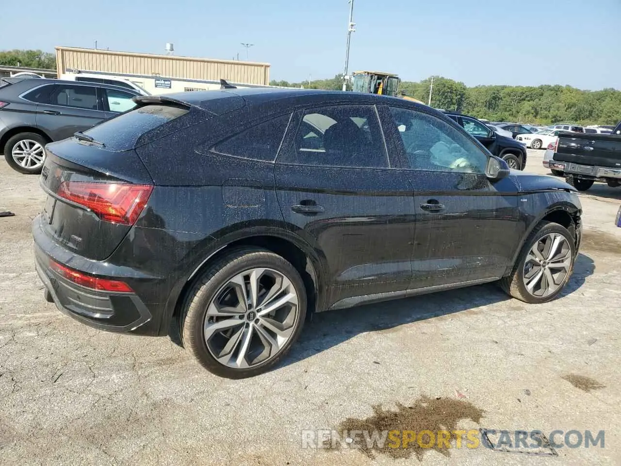 3 Photograph of a damaged car WA15AAFY1P2180698 AUDI Q5 2023