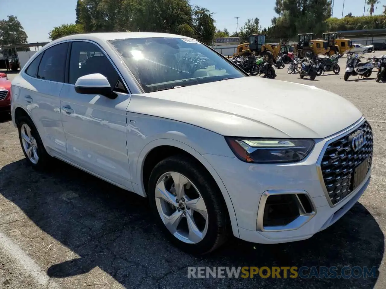 4 Photograph of a damaged car WA15AAFY2P2145930 AUDI Q5 2023