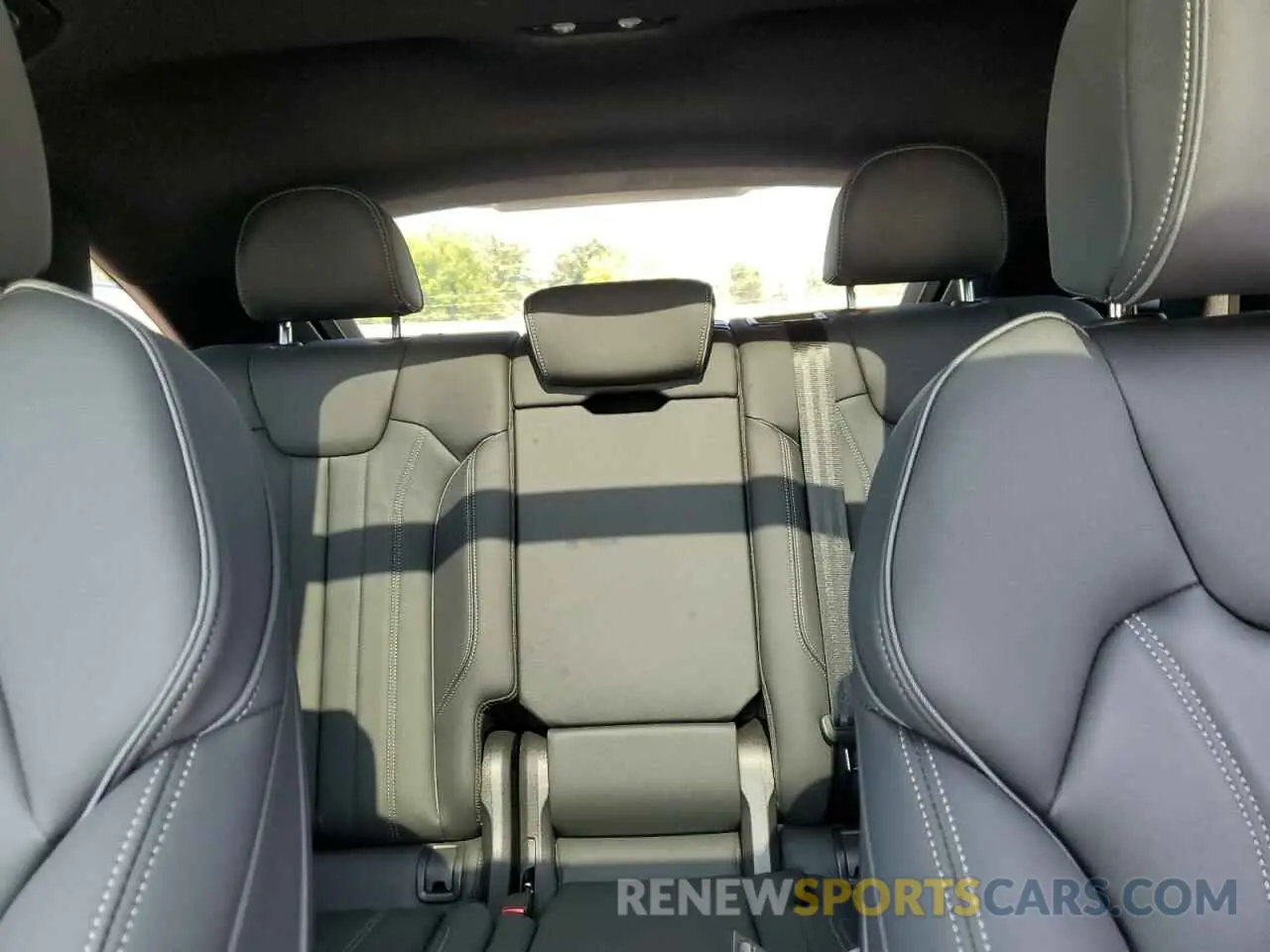 10 Photograph of a damaged car WA15AAFYXP2108382 AUDI Q5 2023