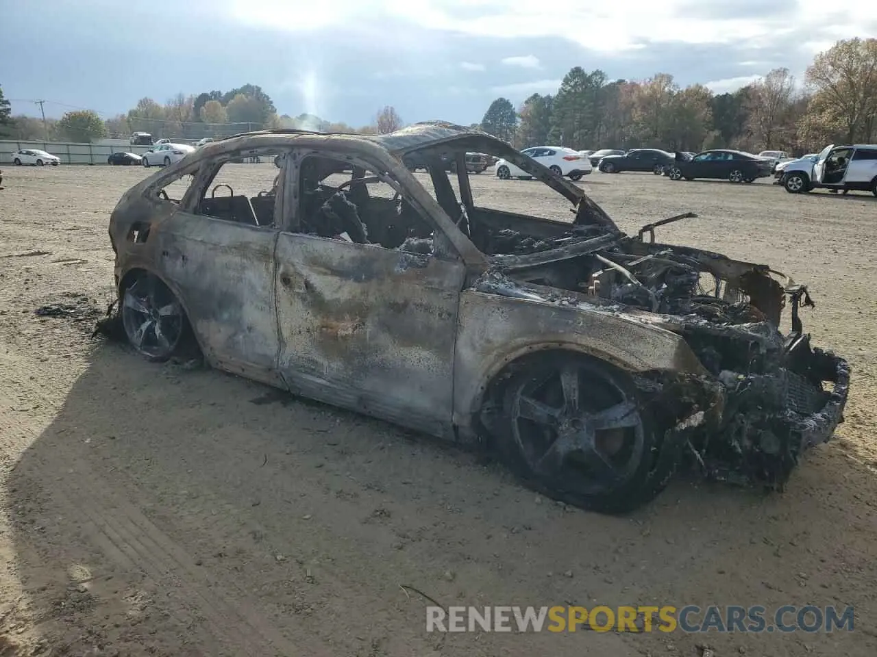 4 Photograph of a damaged car WA15AAFYXP2126011 AUDI Q5 2023