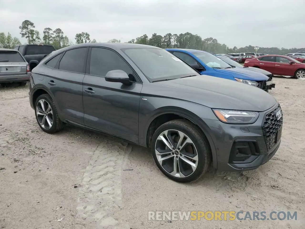 4 Photograph of a damaged car WA16AAFY0P2001703 AUDI Q5 2023