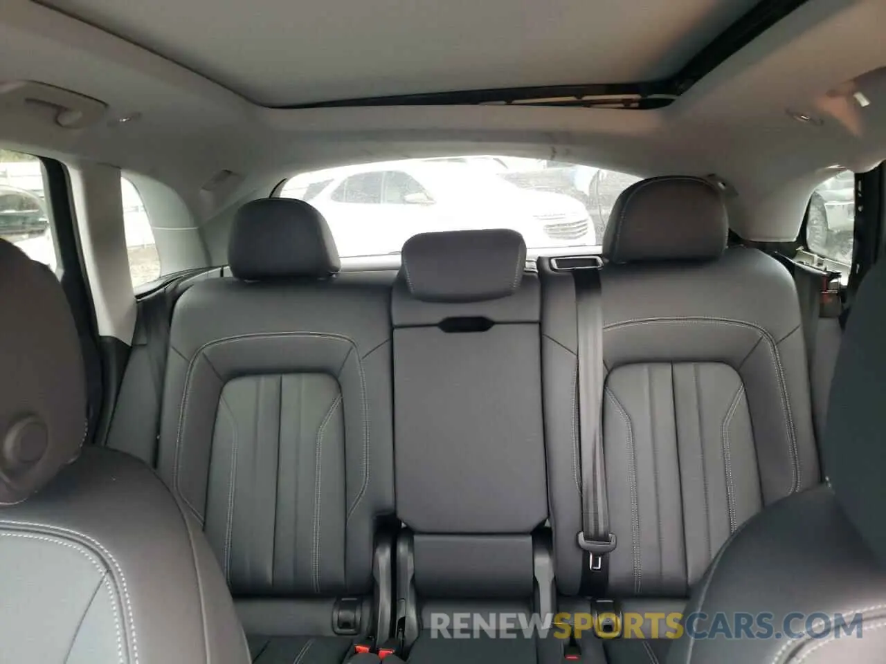 10 Photograph of a damaged car WA1ABAFY1P2069094 AUDI Q5 2023