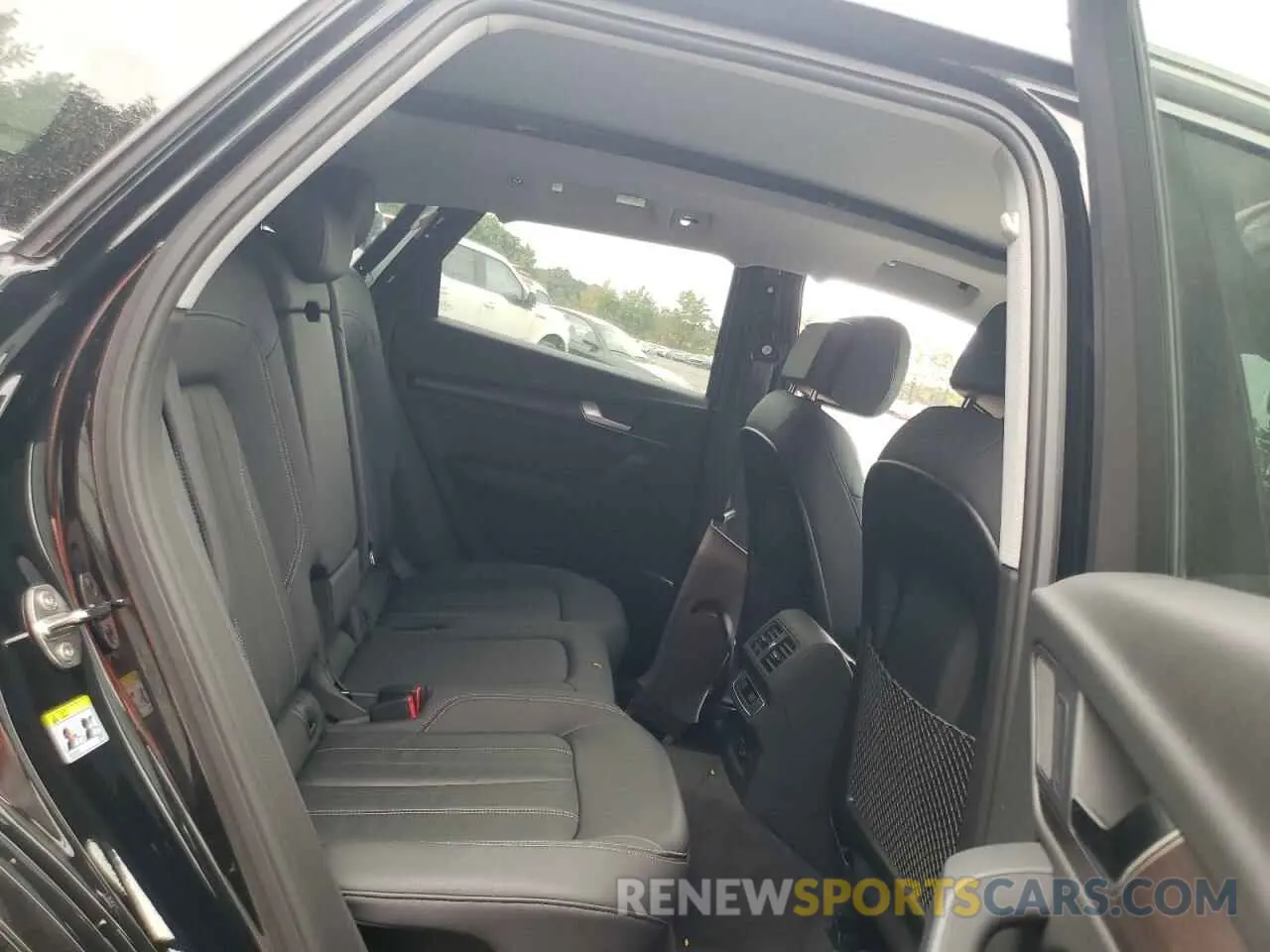 11 Photograph of a damaged car WA1ABAFY1P2069094 AUDI Q5 2023