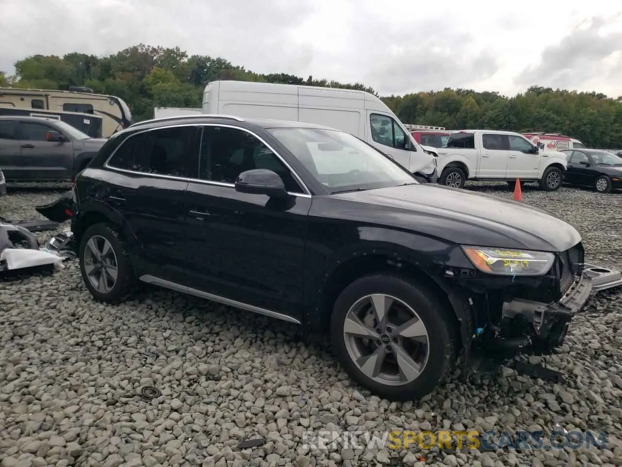 4 Photograph of a damaged car WA1ABAFY1P2069094 AUDI Q5 2023