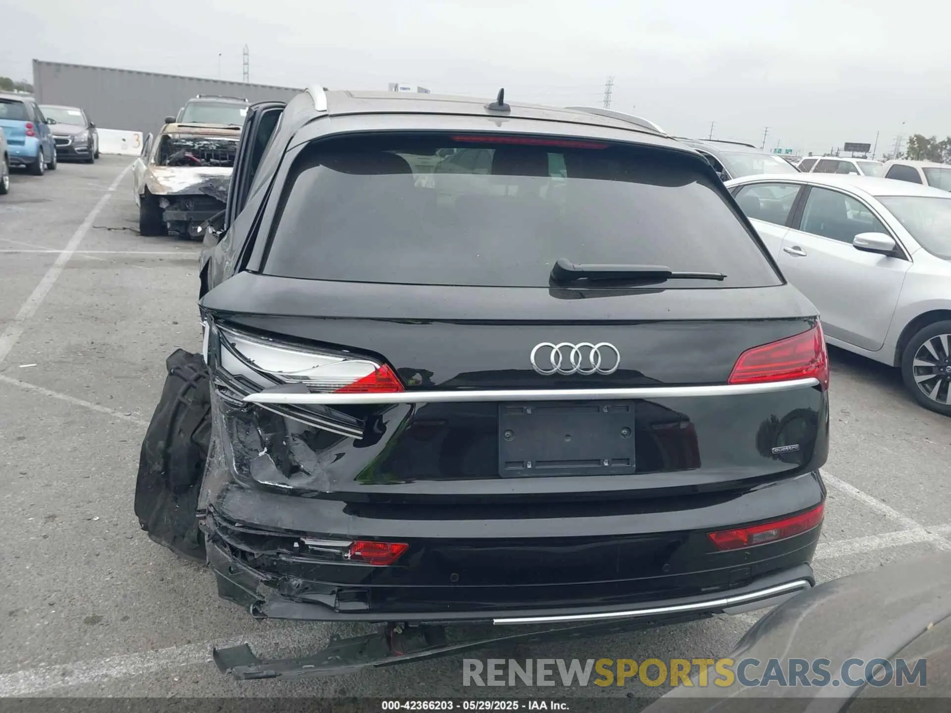 16 Photograph of a damaged car WA1ABAFY2P2069296 AUDI Q5 2023