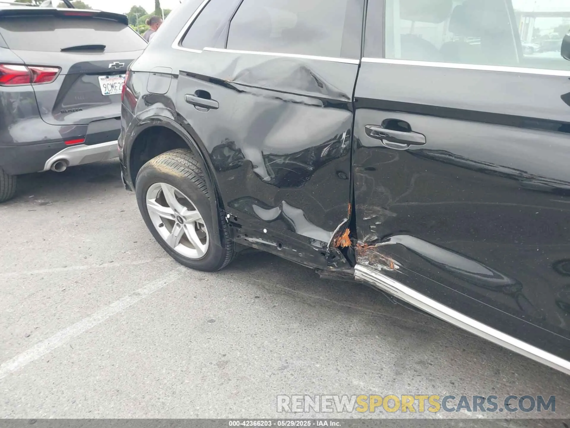 18 Photograph of a damaged car WA1ABAFY2P2069296 AUDI Q5 2023