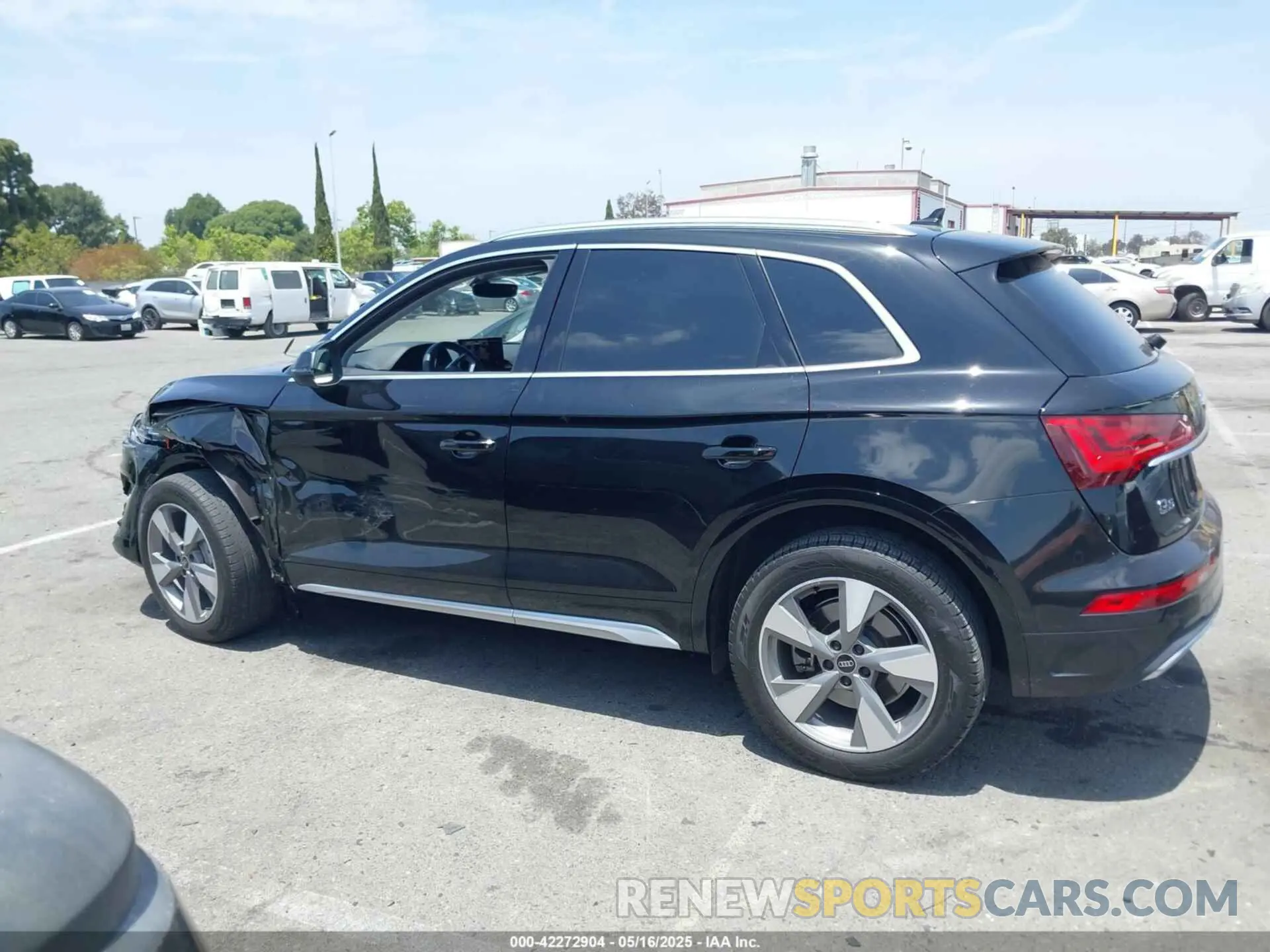 14 Photograph of a damaged car WA1ABAFY2P2132364 AUDI Q5 2023