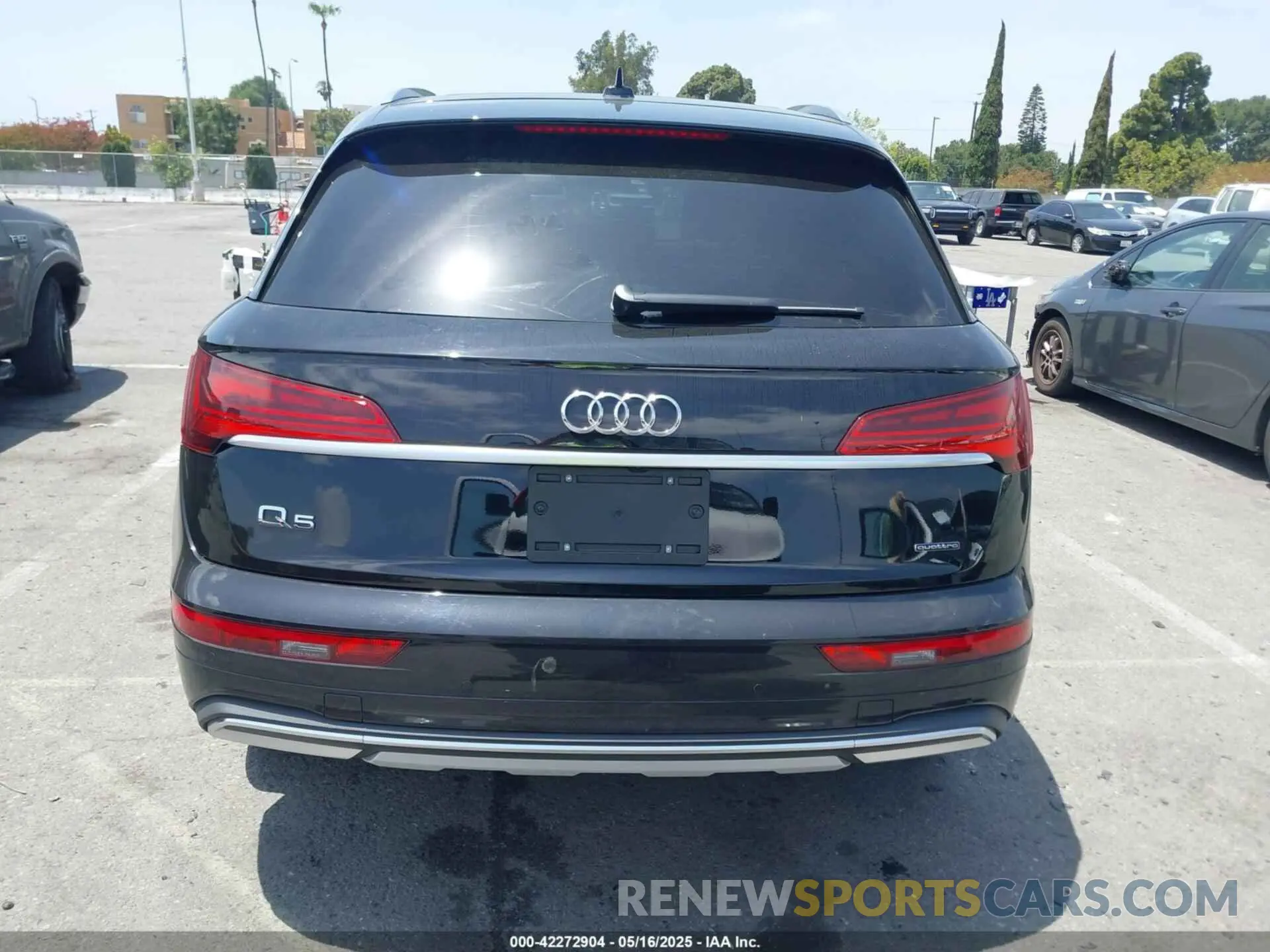 16 Photograph of a damaged car WA1ABAFY2P2132364 AUDI Q5 2023