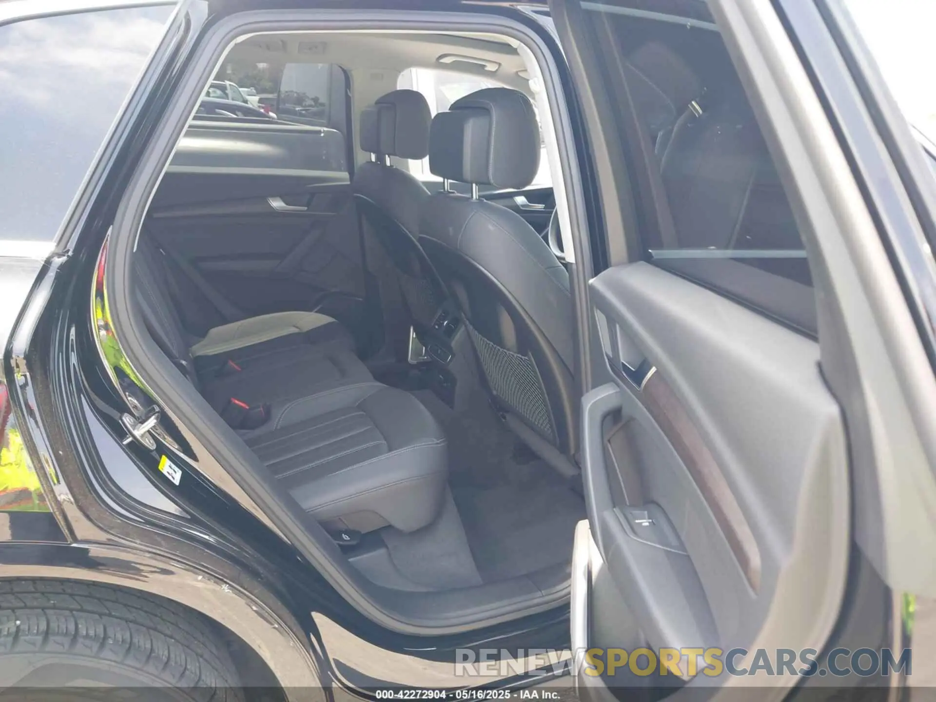 8 Photograph of a damaged car WA1ABAFY2P2132364 AUDI Q5 2023