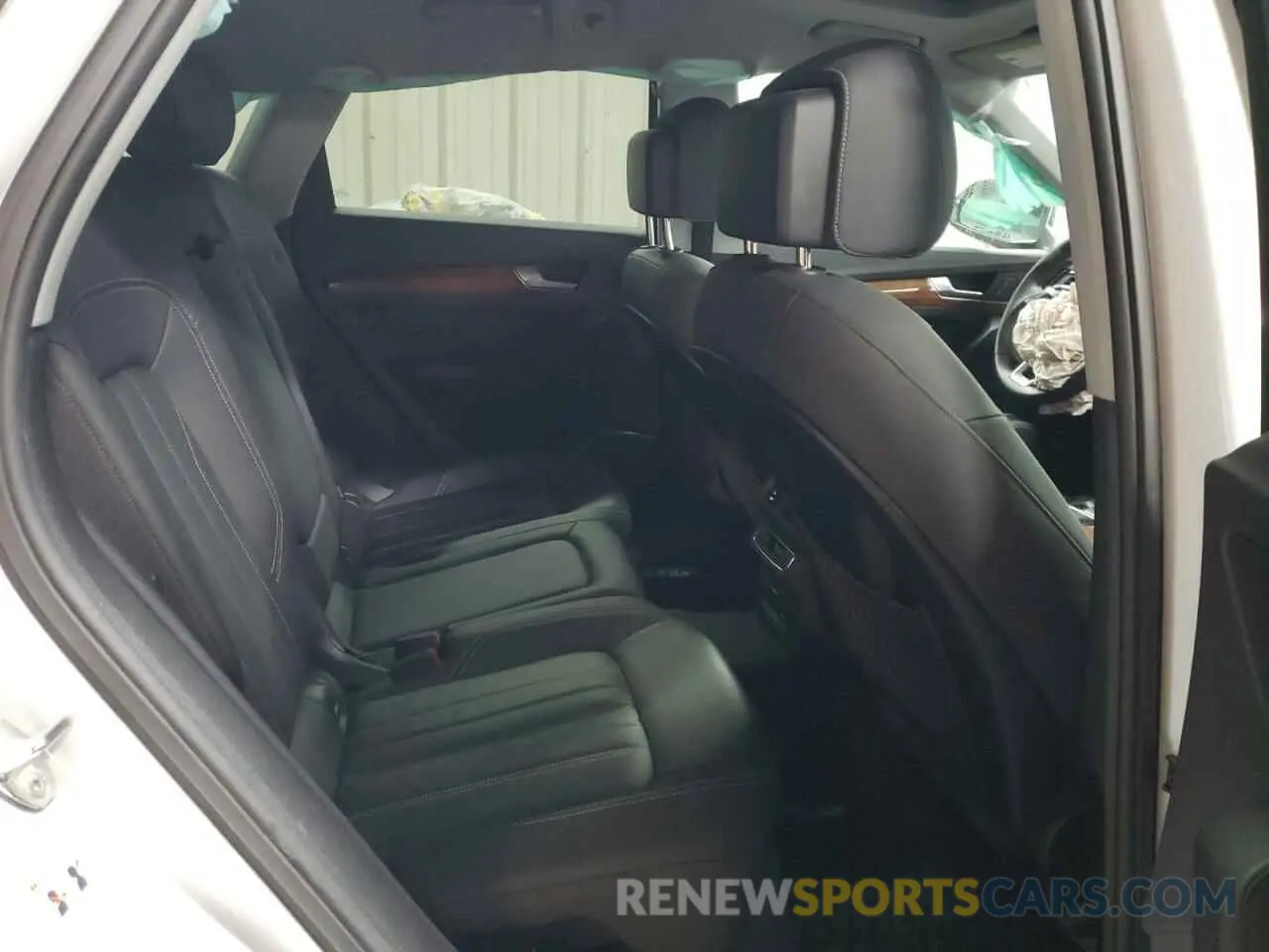 10 Photograph of a damaged car WA1ABAFY2P2137905 AUDI Q5 2023