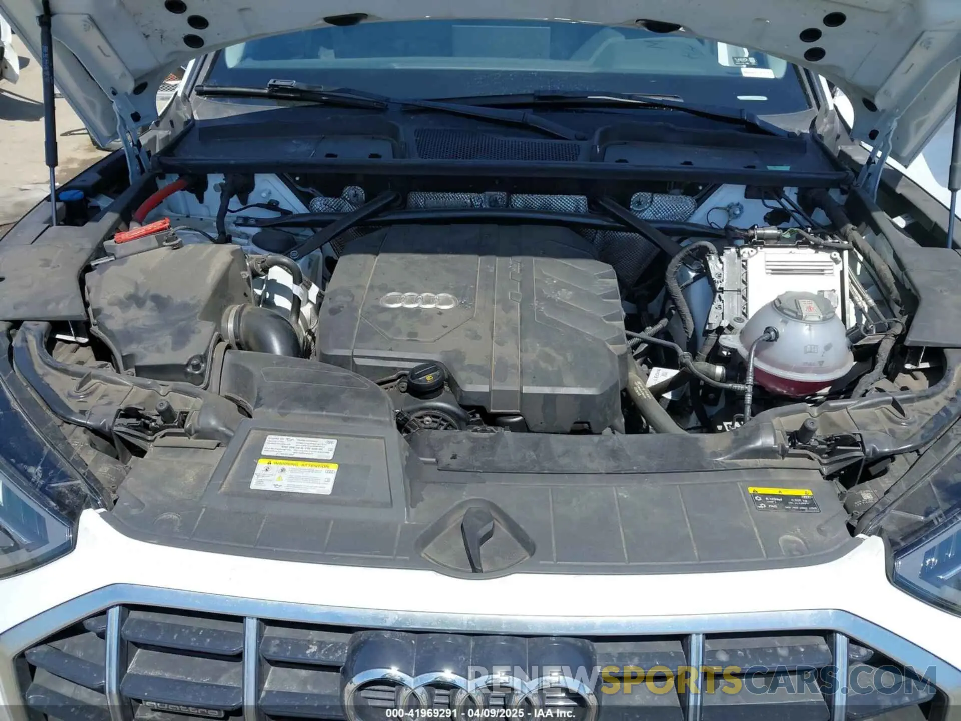 10 Photograph of a damaged car WA1ABAFY6P2165402 AUDI Q5 2023