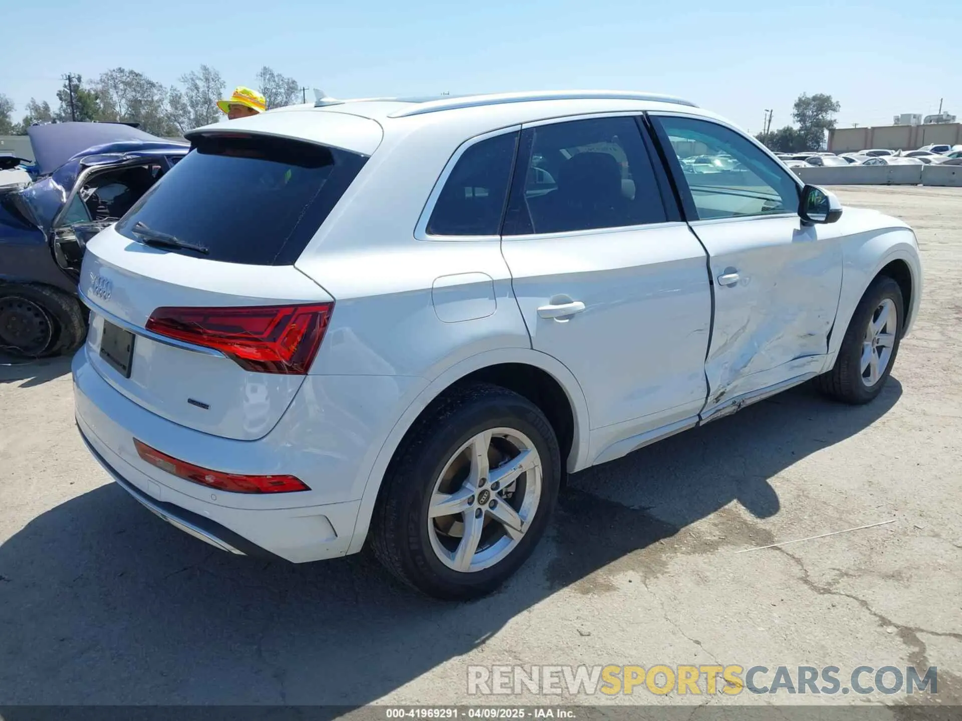 4 Photograph of a damaged car WA1ABAFY6P2165402 AUDI Q5 2023