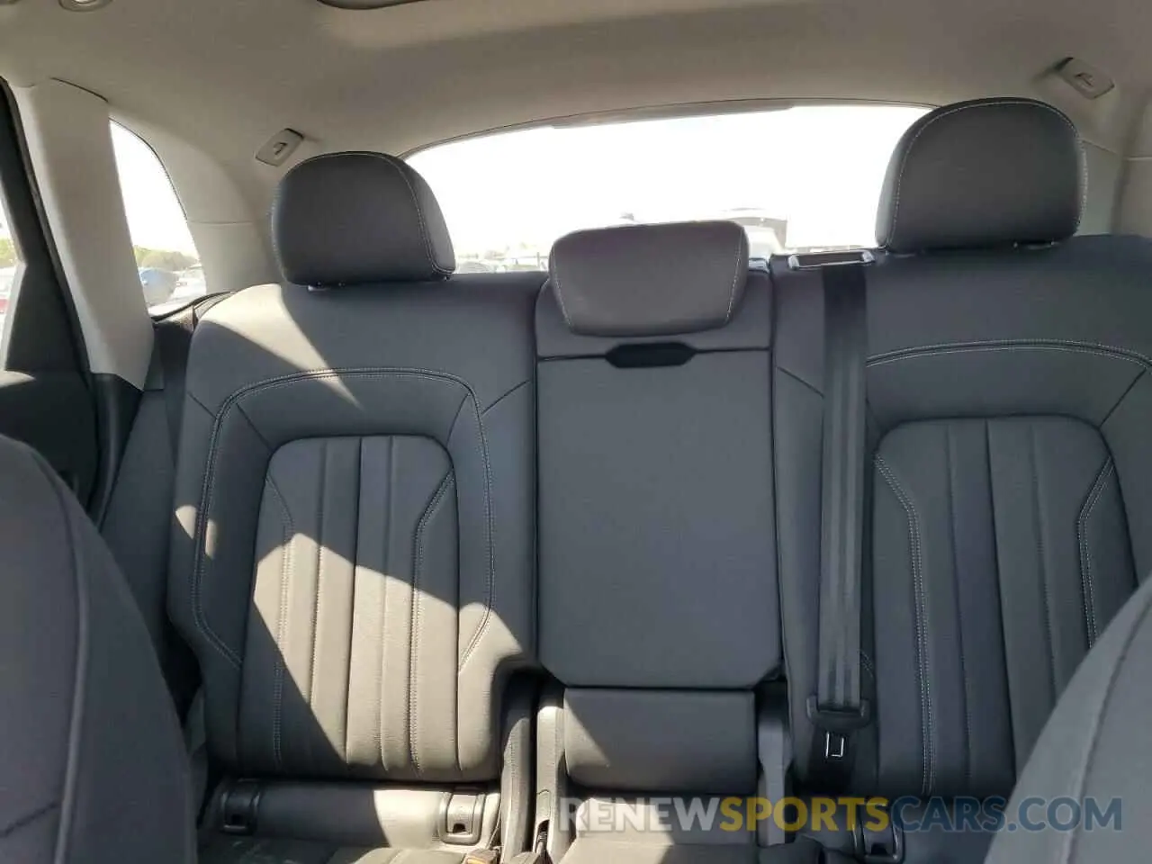 10 Photograph of a damaged car WA1ABAFY8P2108795 AUDI Q5 2023