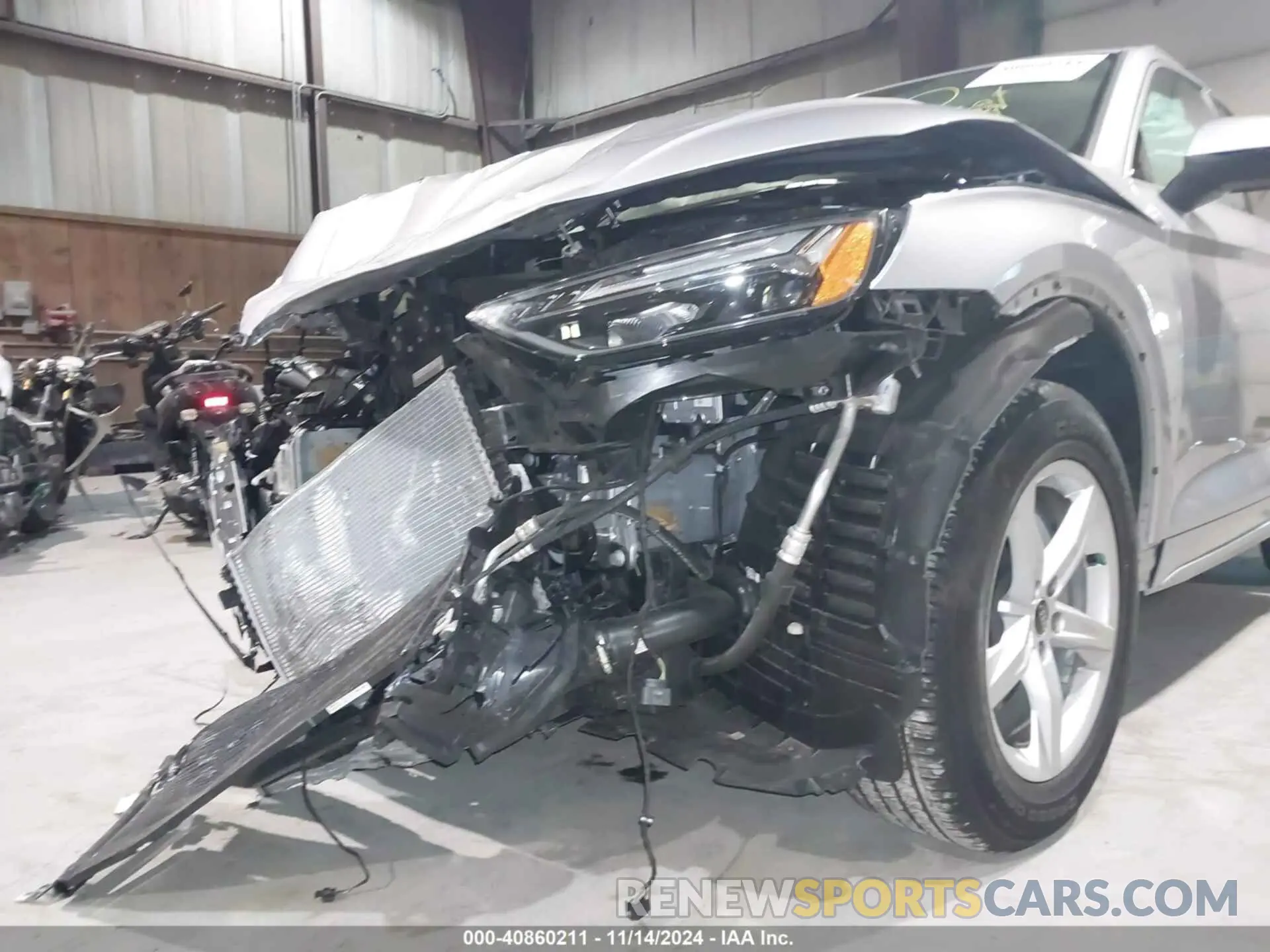 18 Photograph of a damaged car WA1ABAFY9P2081977 AUDI Q5 2023