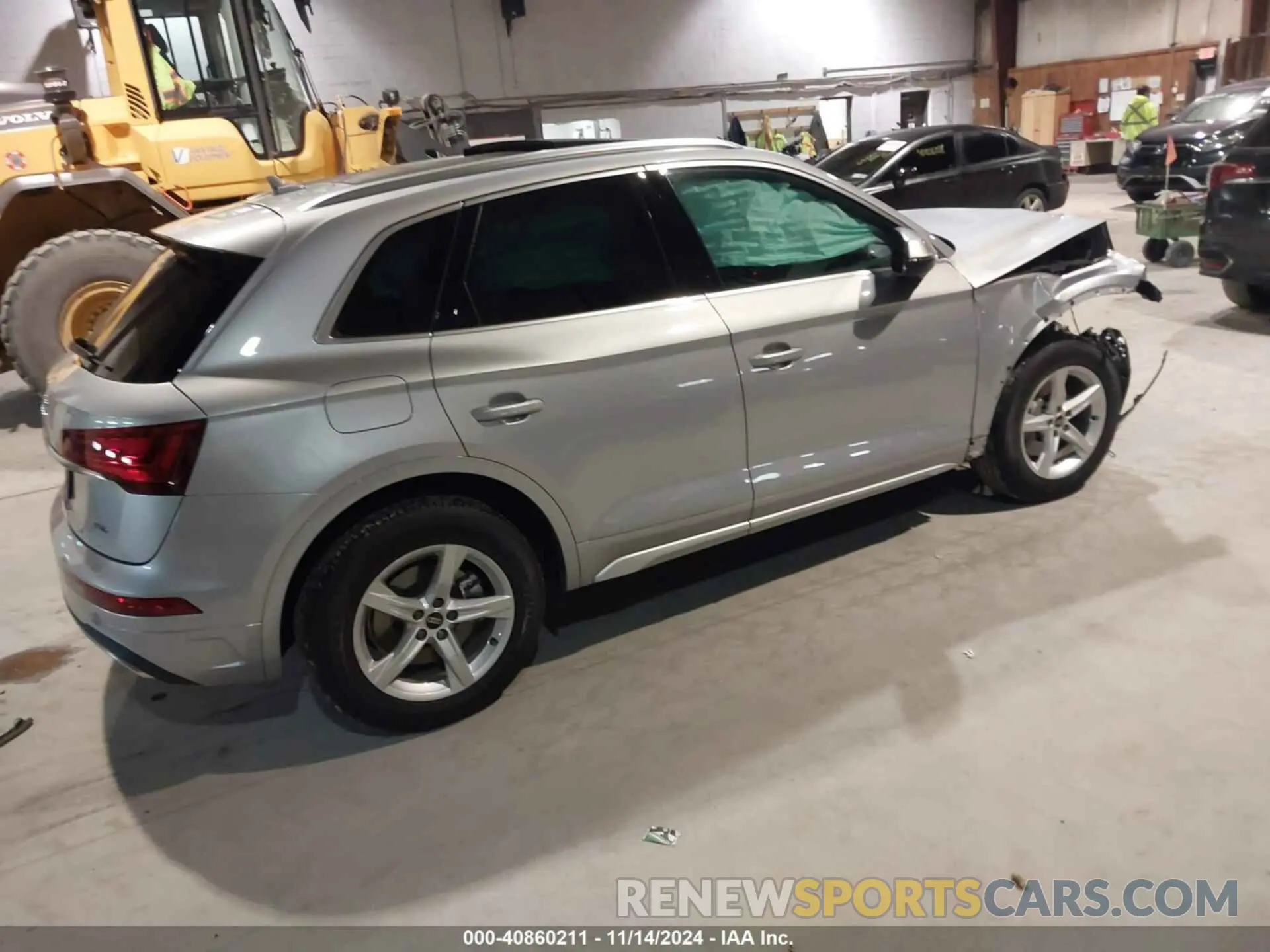 4 Photograph of a damaged car WA1ABAFY9P2081977 AUDI Q5 2023