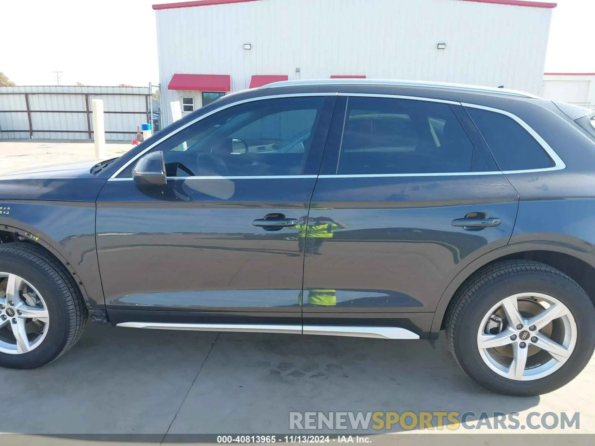 15 Photograph of a damaged car WA1ABAFY9P2113715 AUDI Q5 2023