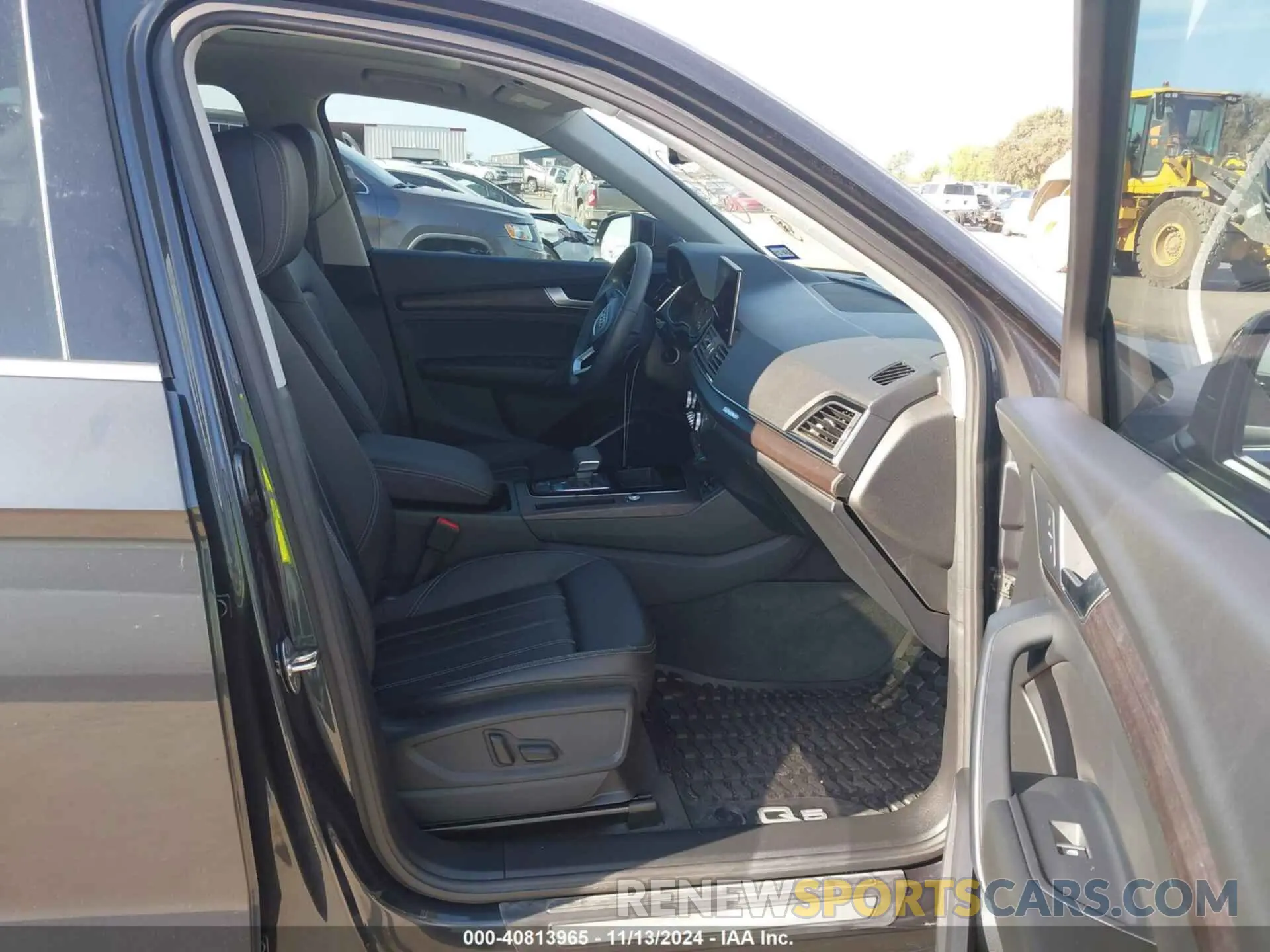 5 Photograph of a damaged car WA1ABAFY9P2113715 AUDI Q5 2023