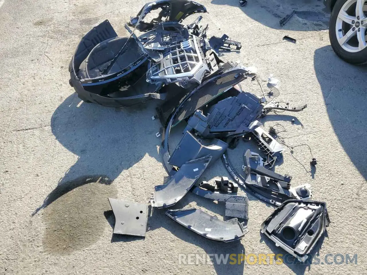 13 Photograph of a damaged car WA1ABAFYXP2131298 AUDI Q5 2023