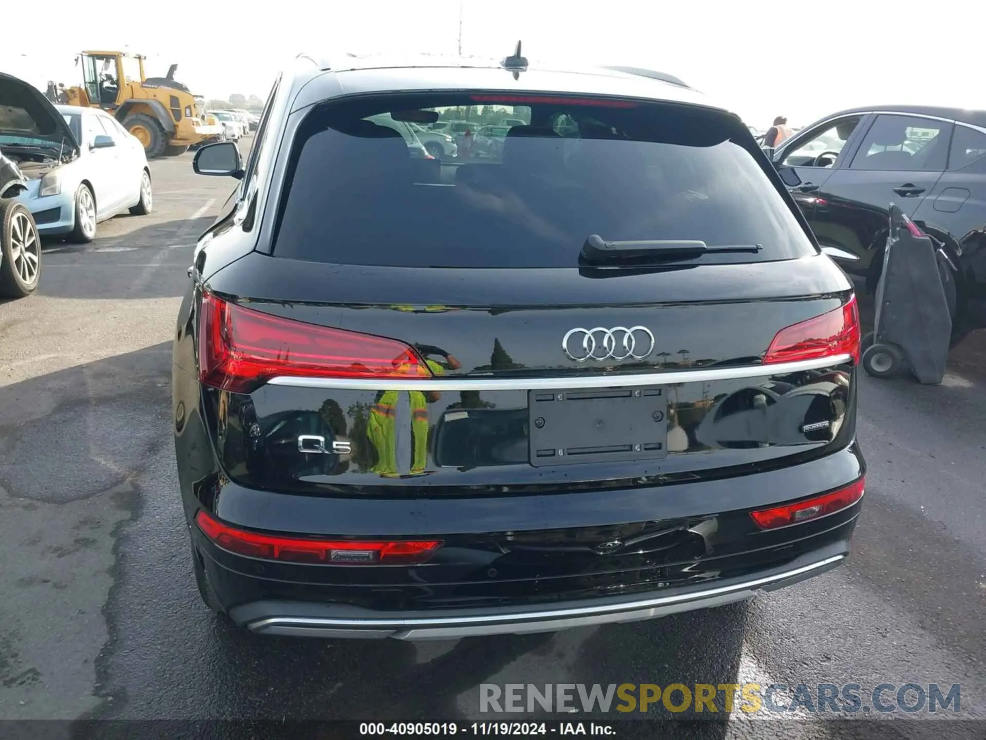 16 Photograph of a damaged car WA1ABAFYXP2157738 AUDI Q5 2023
