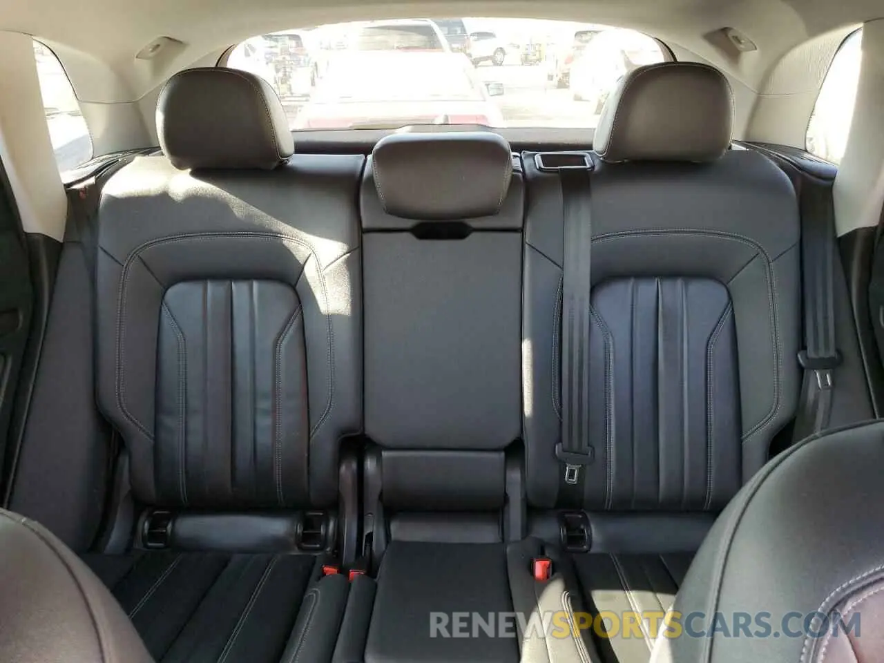 10 Photograph of a damaged car WA1BBAFY0P2079832 AUDI Q5 2023