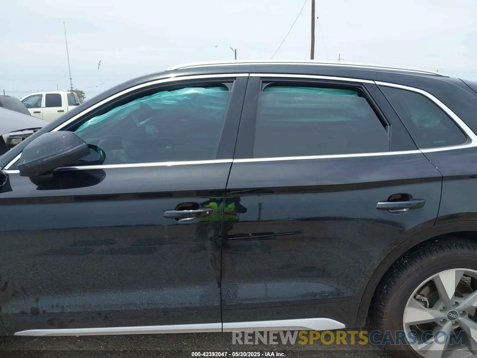 14 Photograph of a damaged car WA1BBAFY0P2085212 AUDI Q5 2023