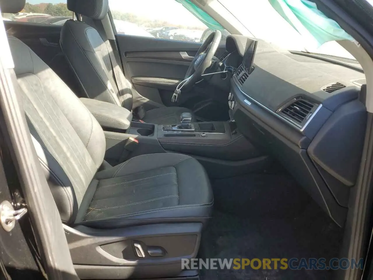 7 Photograph of a damaged car WA1BBAFY1P2085428 AUDI Q5 2023