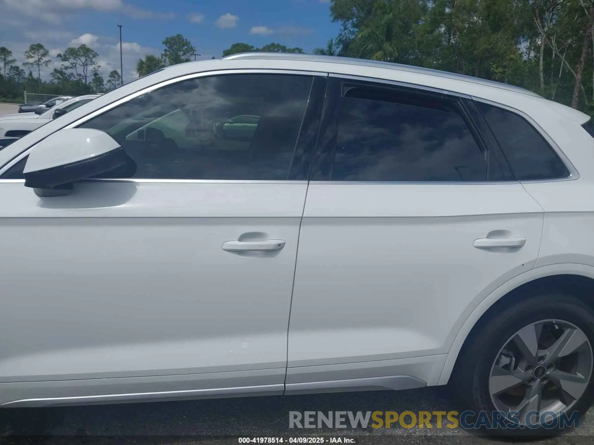 13 Photograph of a damaged car WA1BBAFY3P2078836 AUDI Q5 2023
