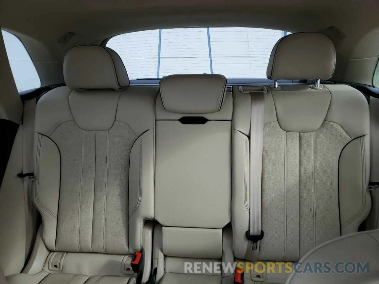 10 Photograph of a damaged car WA1BBAFY7P2084994 AUDI Q5 2023