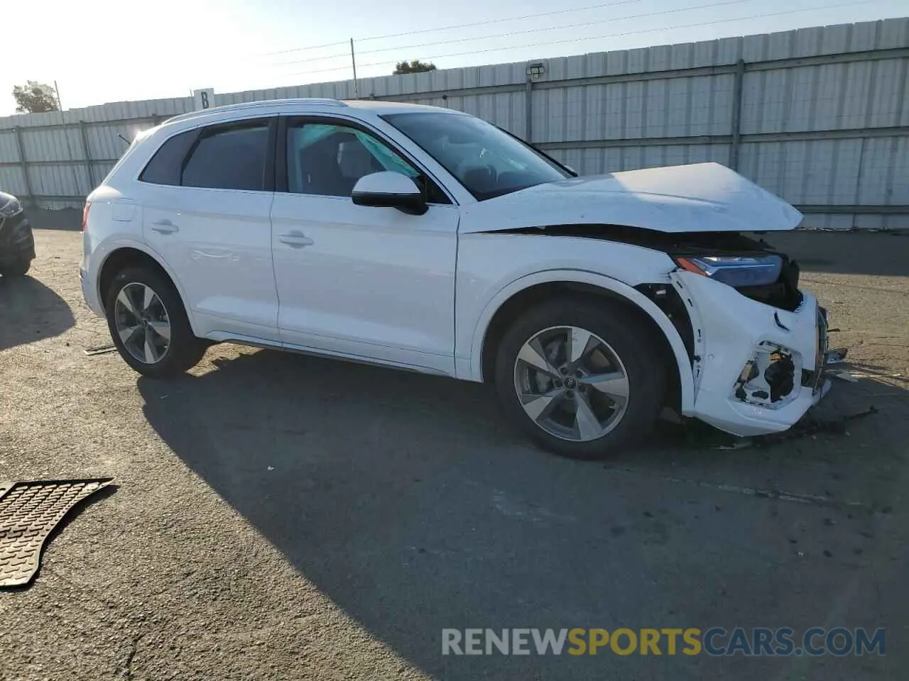 4 Photograph of a damaged car WA1CBAFYXP2010893 AUDI Q5 2023