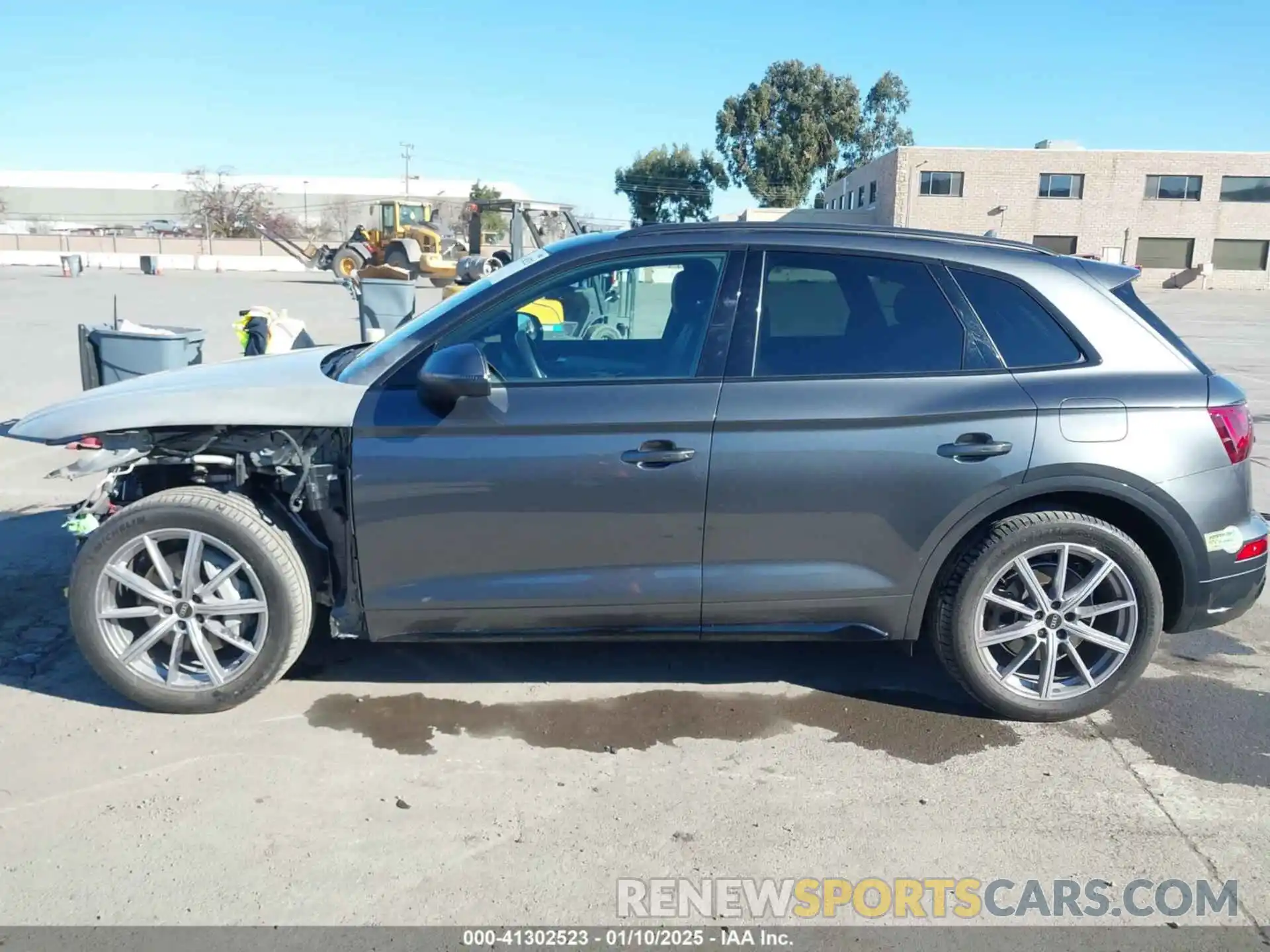 15 Photograph of a damaged car WA1E2AFY2P2110379 AUDI Q5 2023