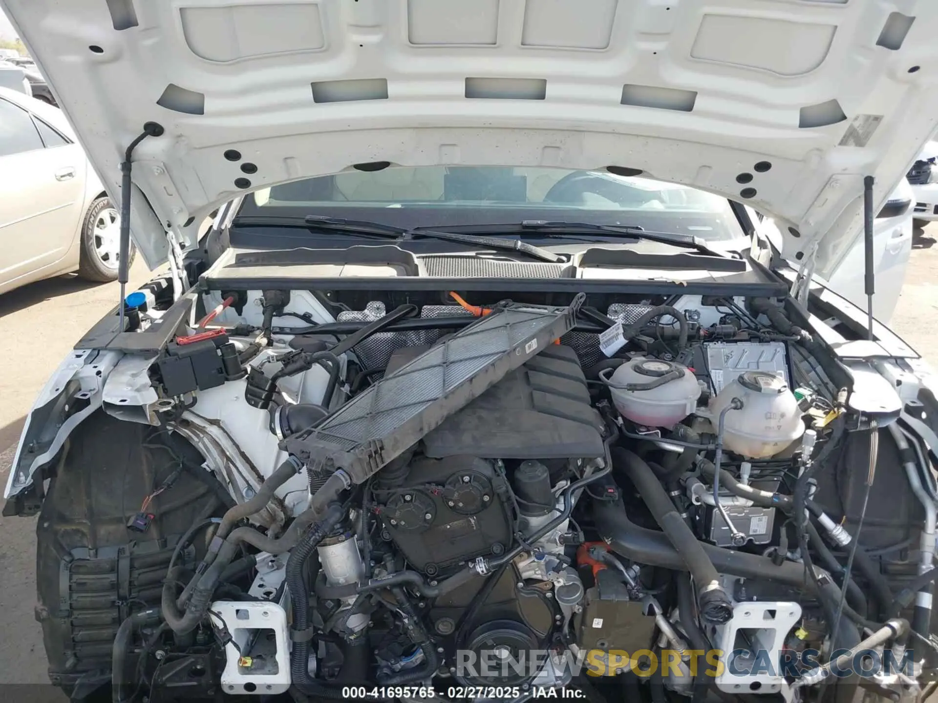10 Photograph of a damaged car WA1E2AFY3P2070863 AUDI Q5 2023