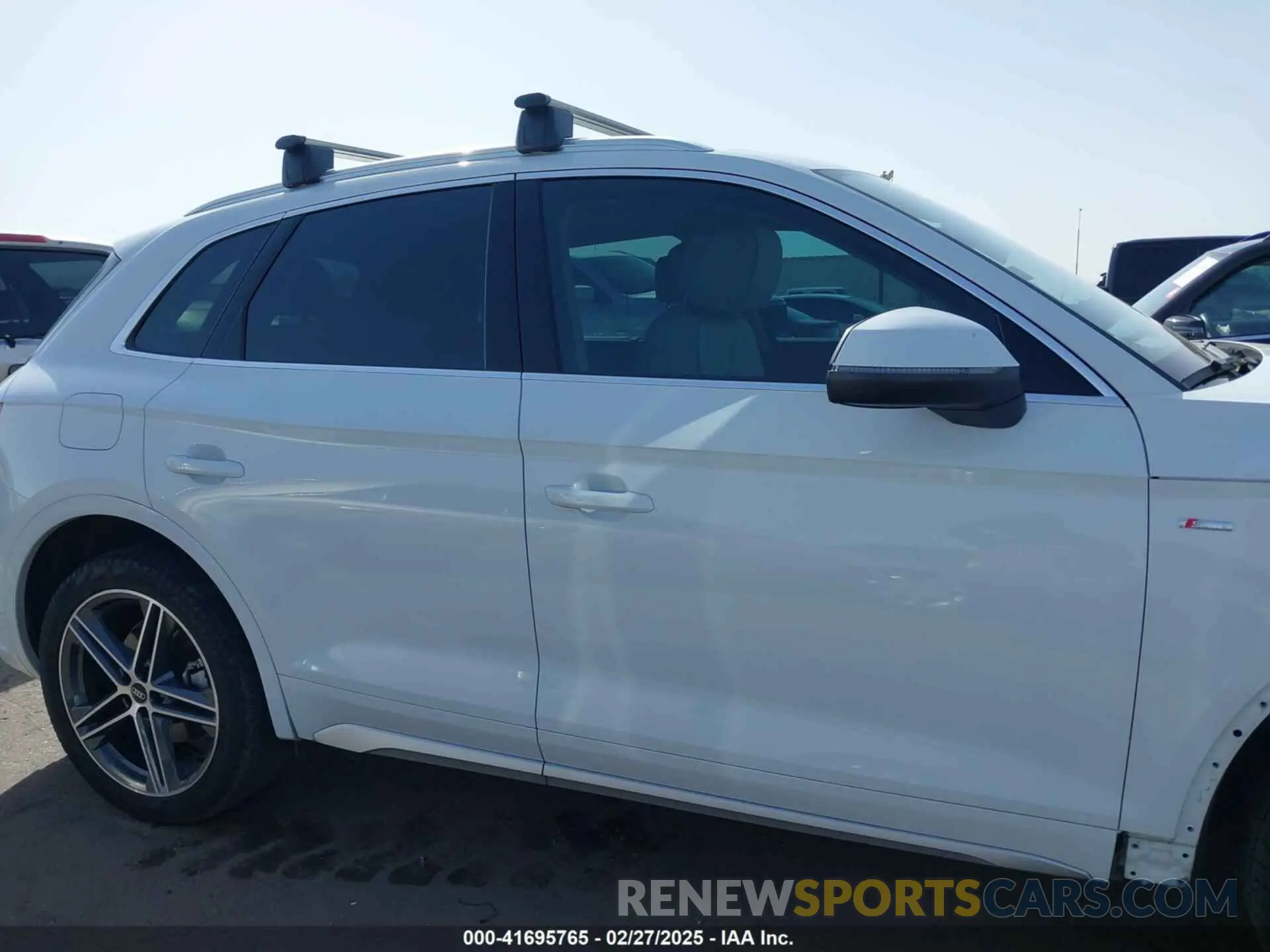 14 Photograph of a damaged car WA1E2AFY3P2070863 AUDI Q5 2023