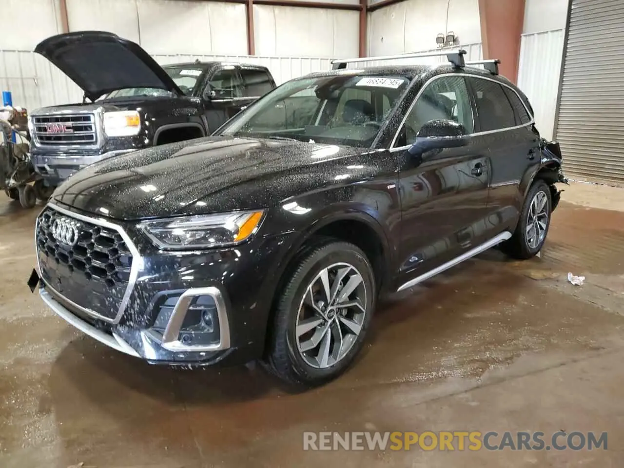 1 Photograph of a damaged car WA1EAAFY0P2012471 AUDI Q5 2023