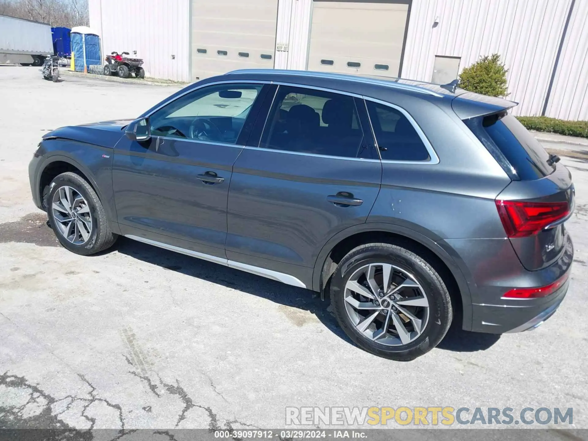 3 Photograph of a damaged car WA1EAAFY0P2048712 AUDI Q5 2023
