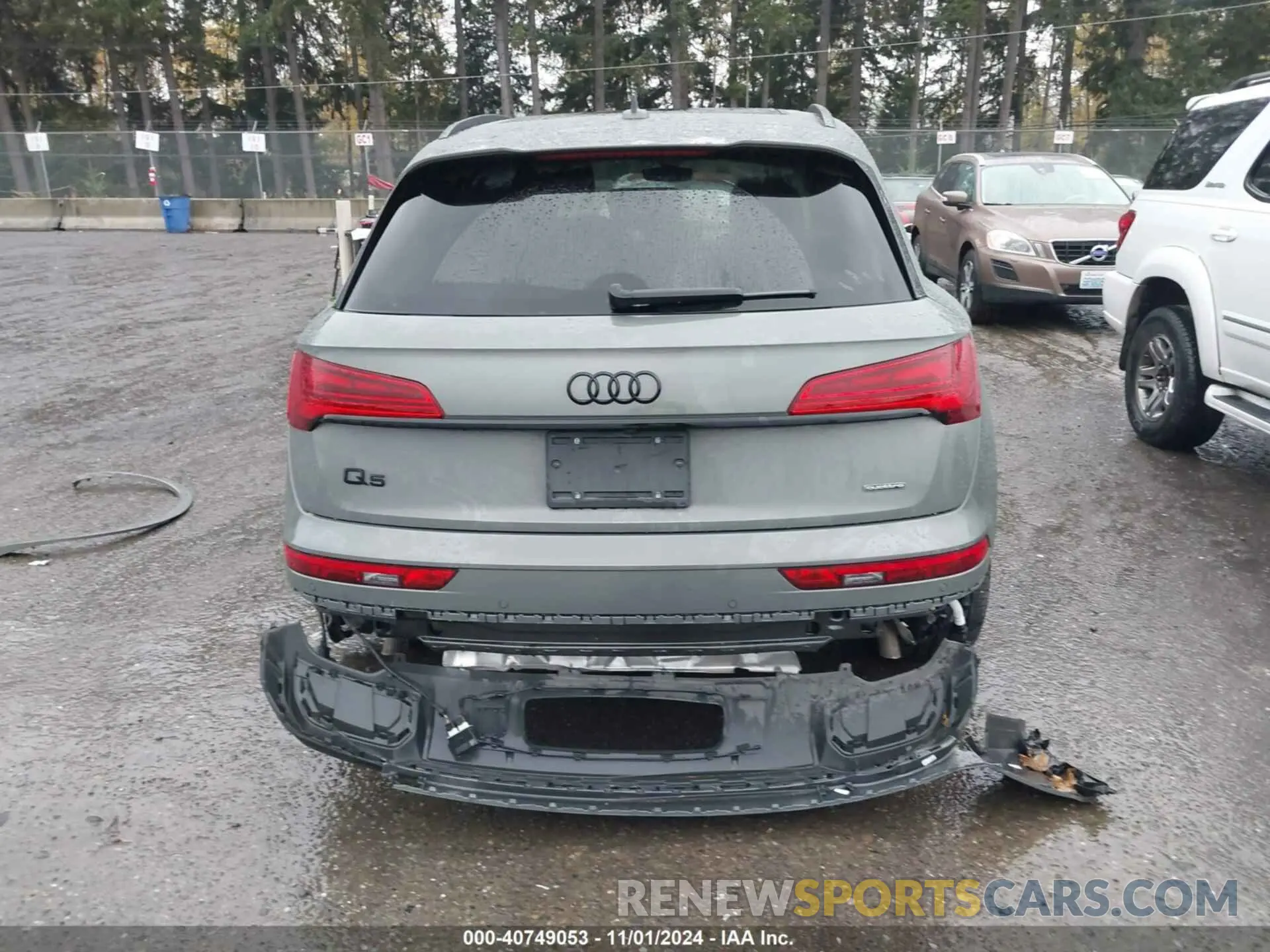 17 Photograph of a damaged car WA1EAAFY0P2103112 AUDI Q5 2023
