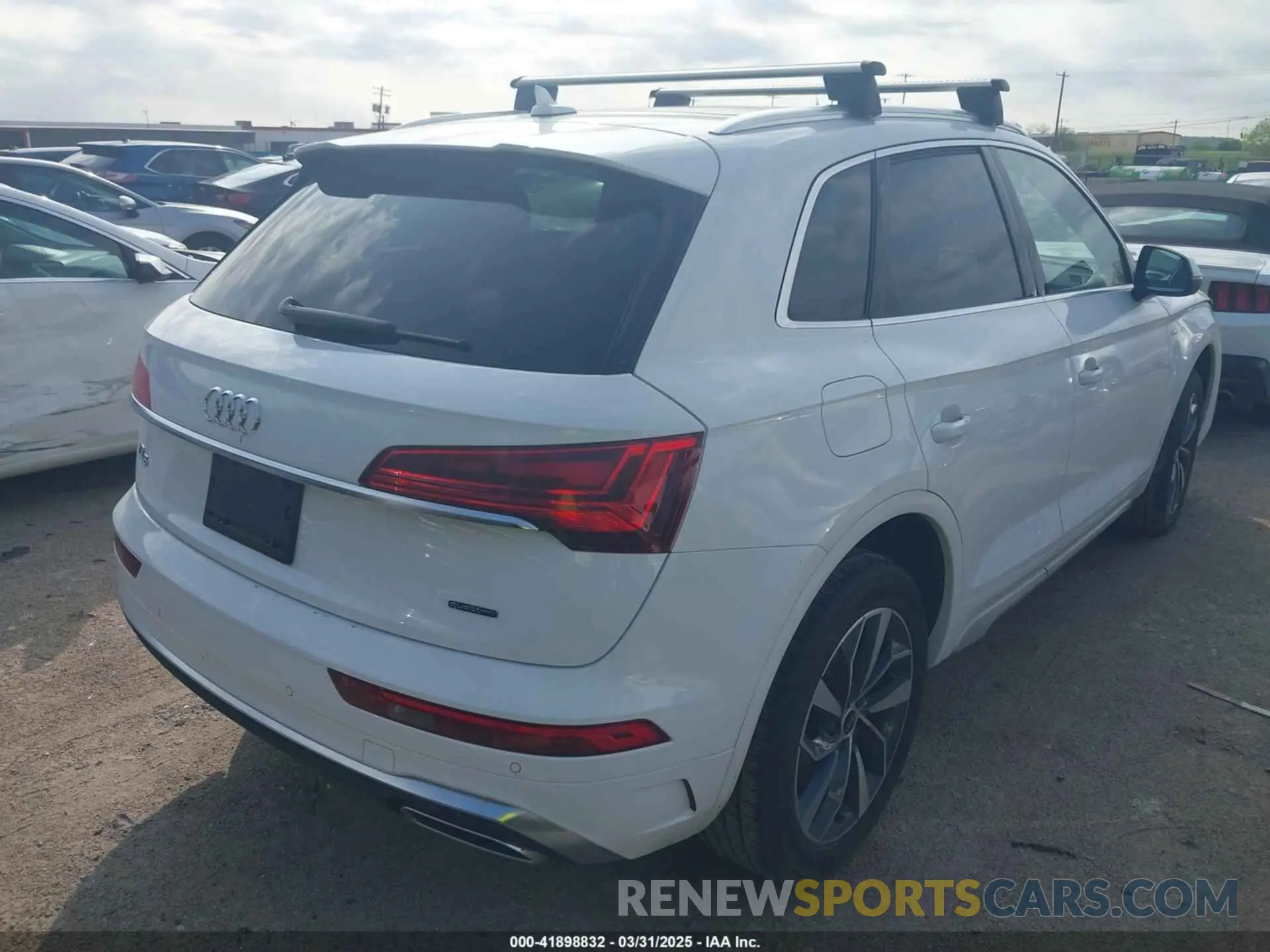 4 Photograph of a damaged car WA1EAAFY0P2120802 AUDI Q5 2023