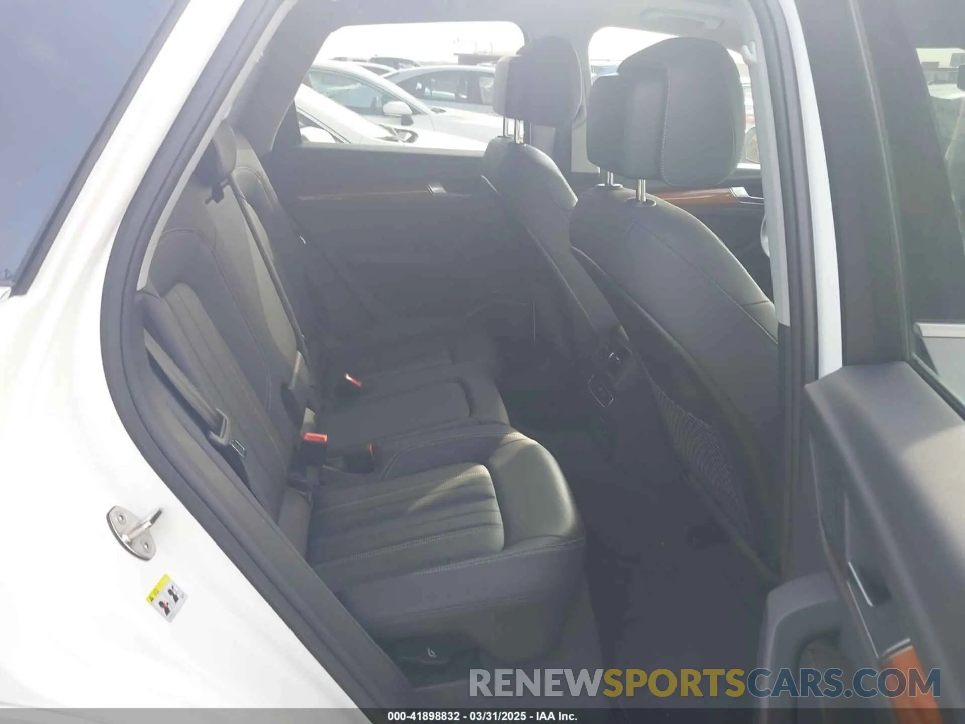 8 Photograph of a damaged car WA1EAAFY0P2120802 AUDI Q5 2023