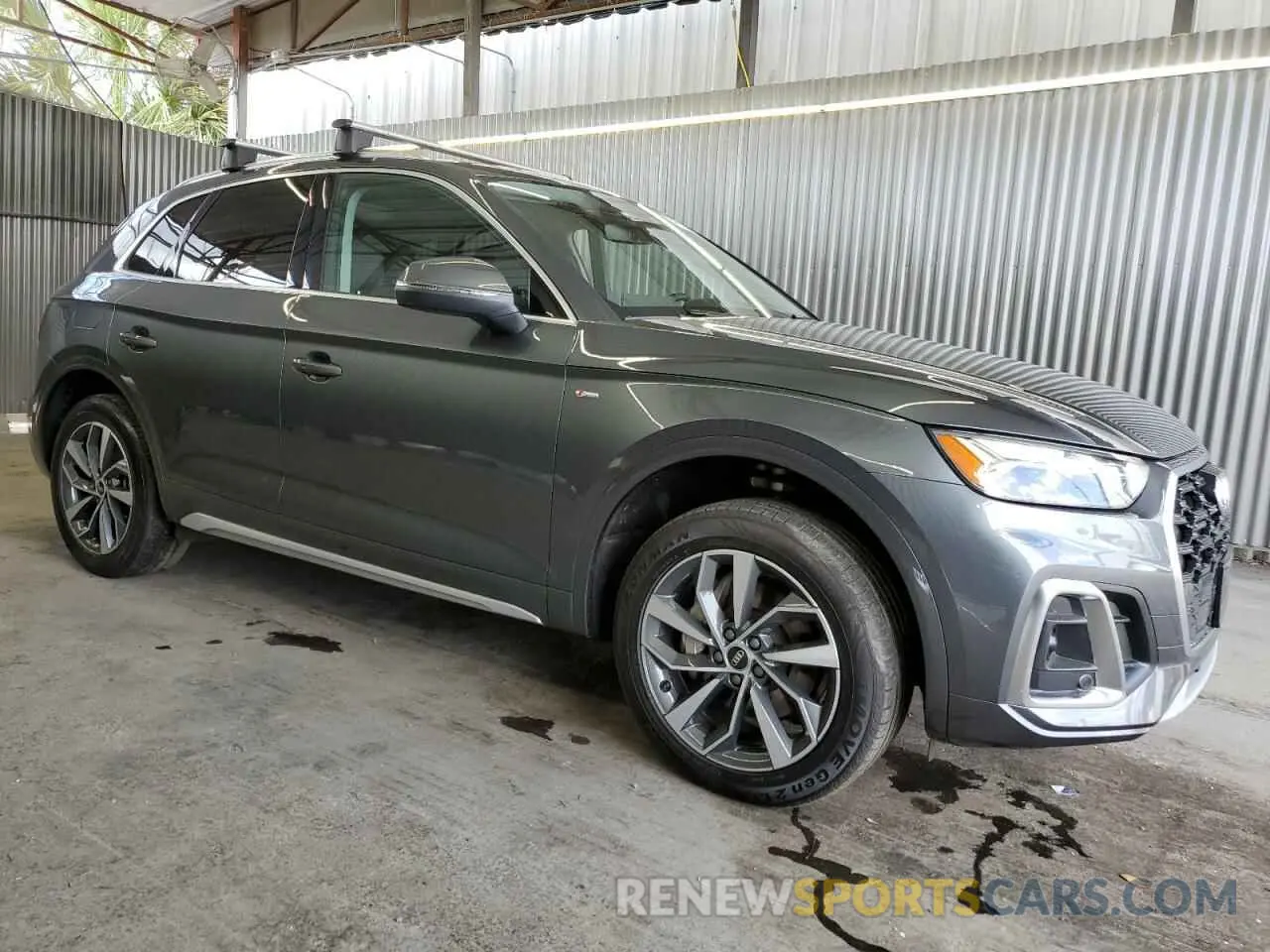 4 Photograph of a damaged car WA1EAAFY0P2120895 AUDI Q5 2023