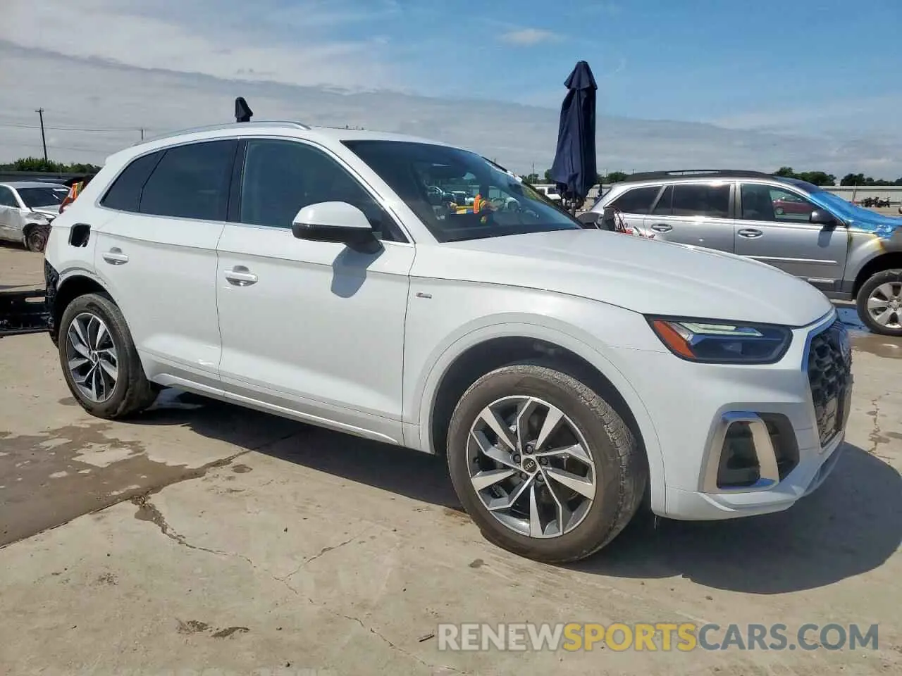 4 Photograph of a damaged car WA1EAAFY1P2029604 AUDI Q5 2023